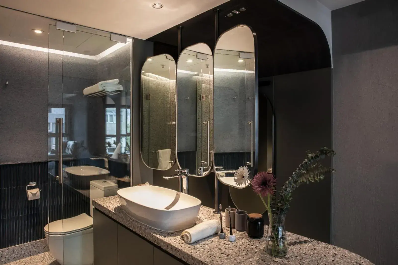 Toilet in Hillwood House Hotel Toilet in Hillwood House Hotel