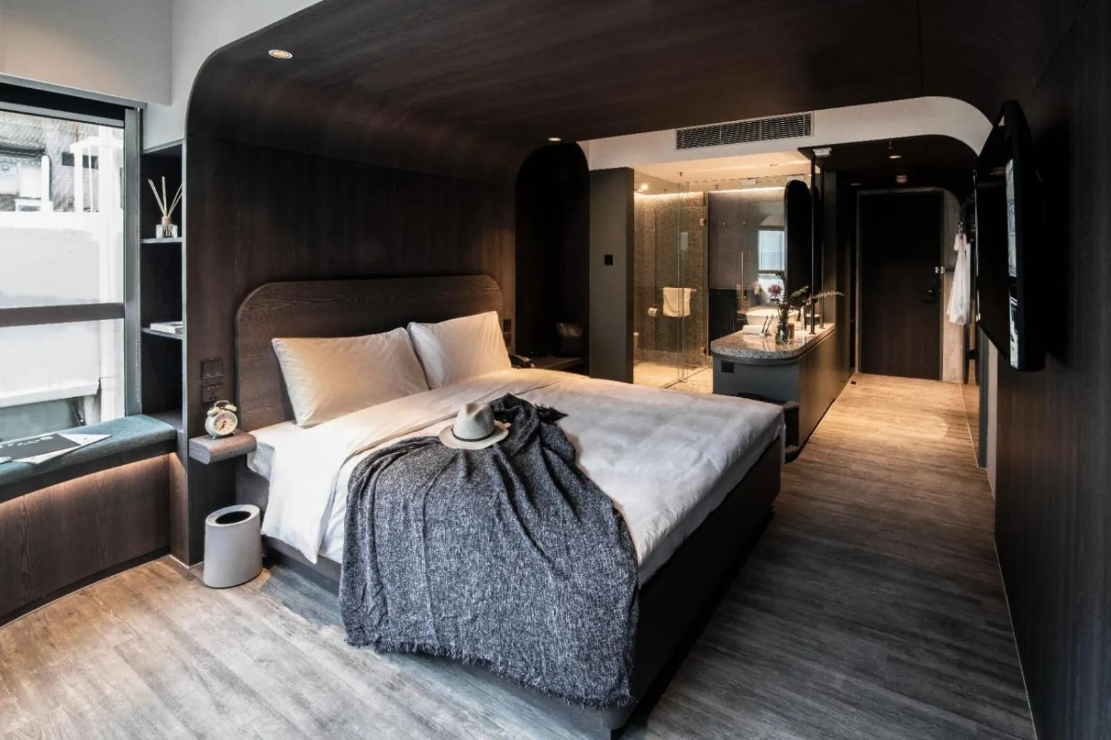 Bed in Hillwood House Hotel