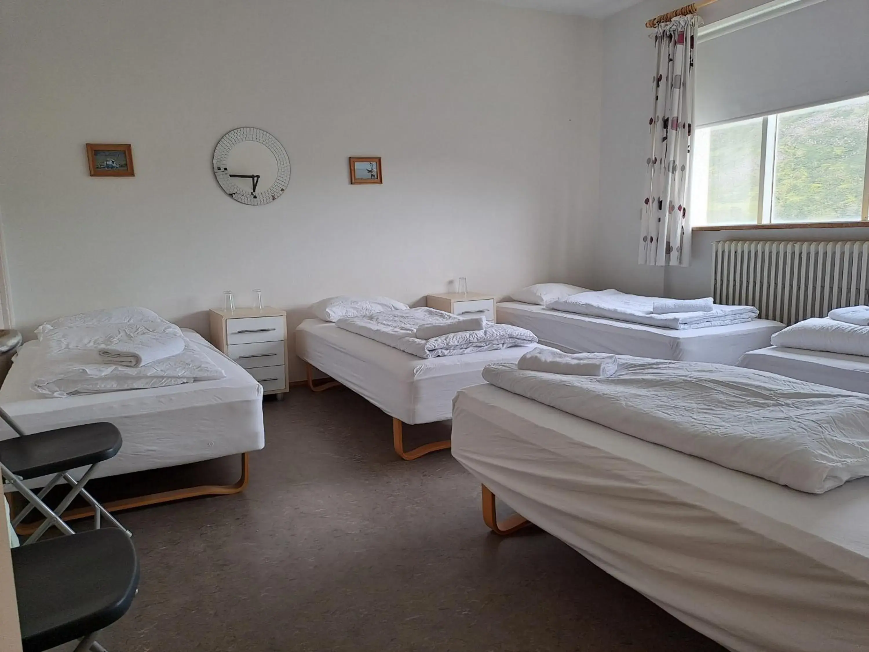 Family Room with Shared Bathroom in Studlagil INN Hostel Family Room with Shared Bathroom in Studlagil INN Hostel