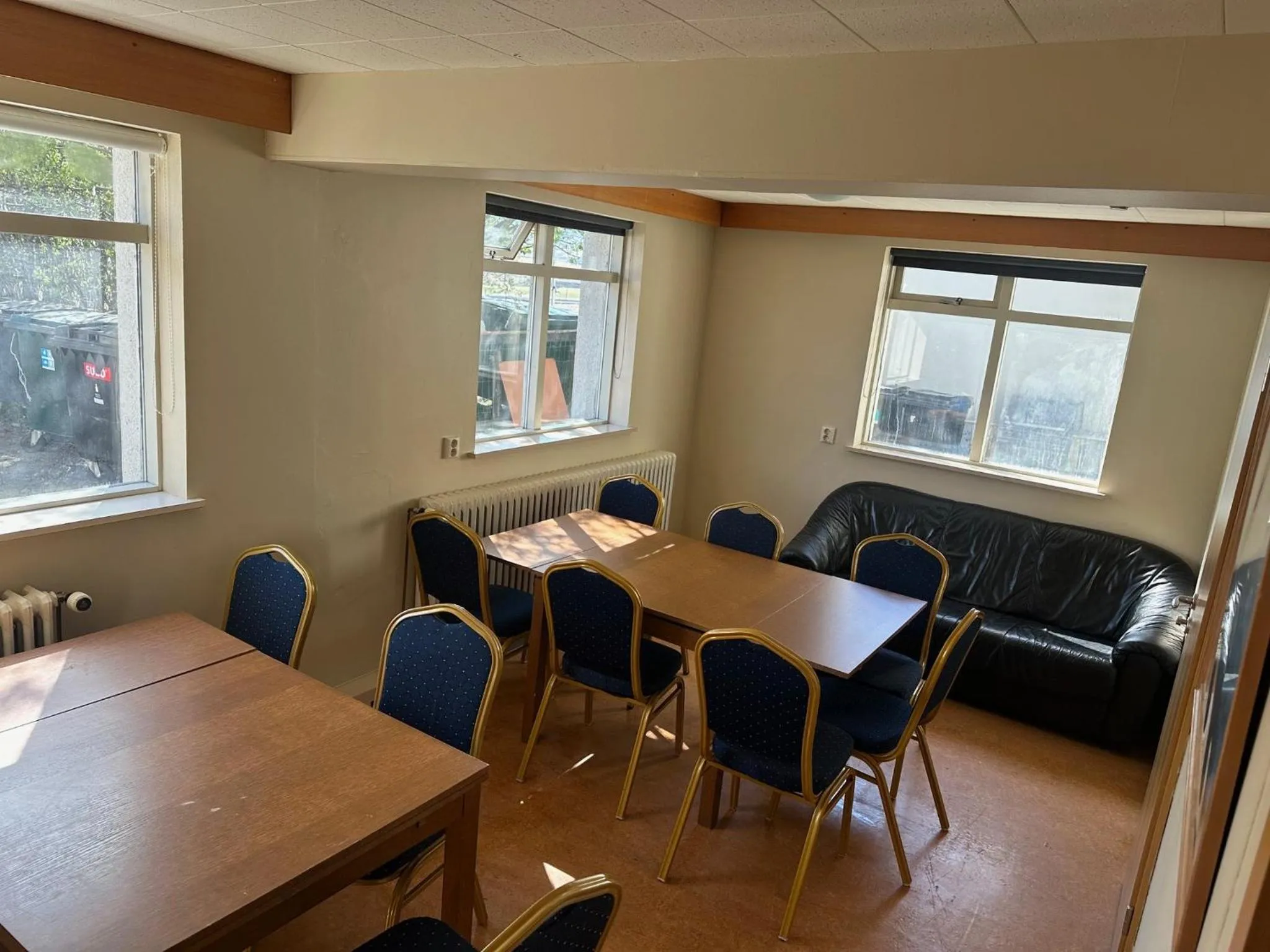 Restaurant/places to eat in Studlagil INN Hostel