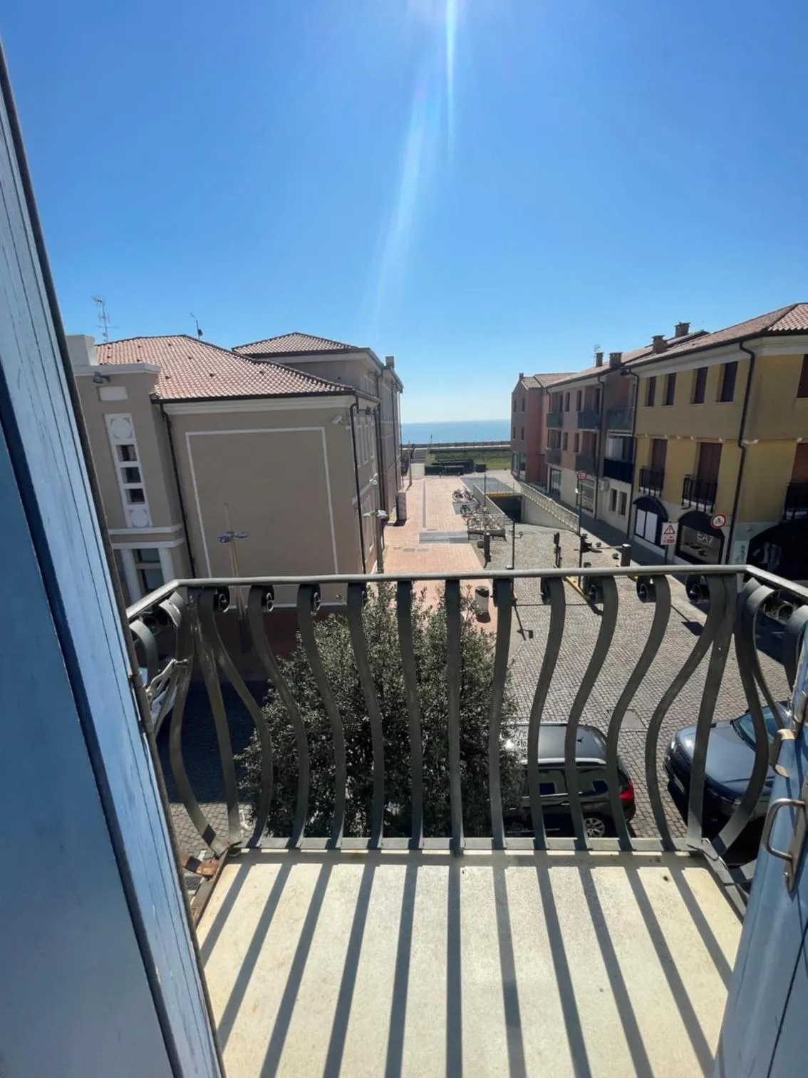 Trilocale vista mare con 2 bagni nel centro storico - Agenzia Cocal