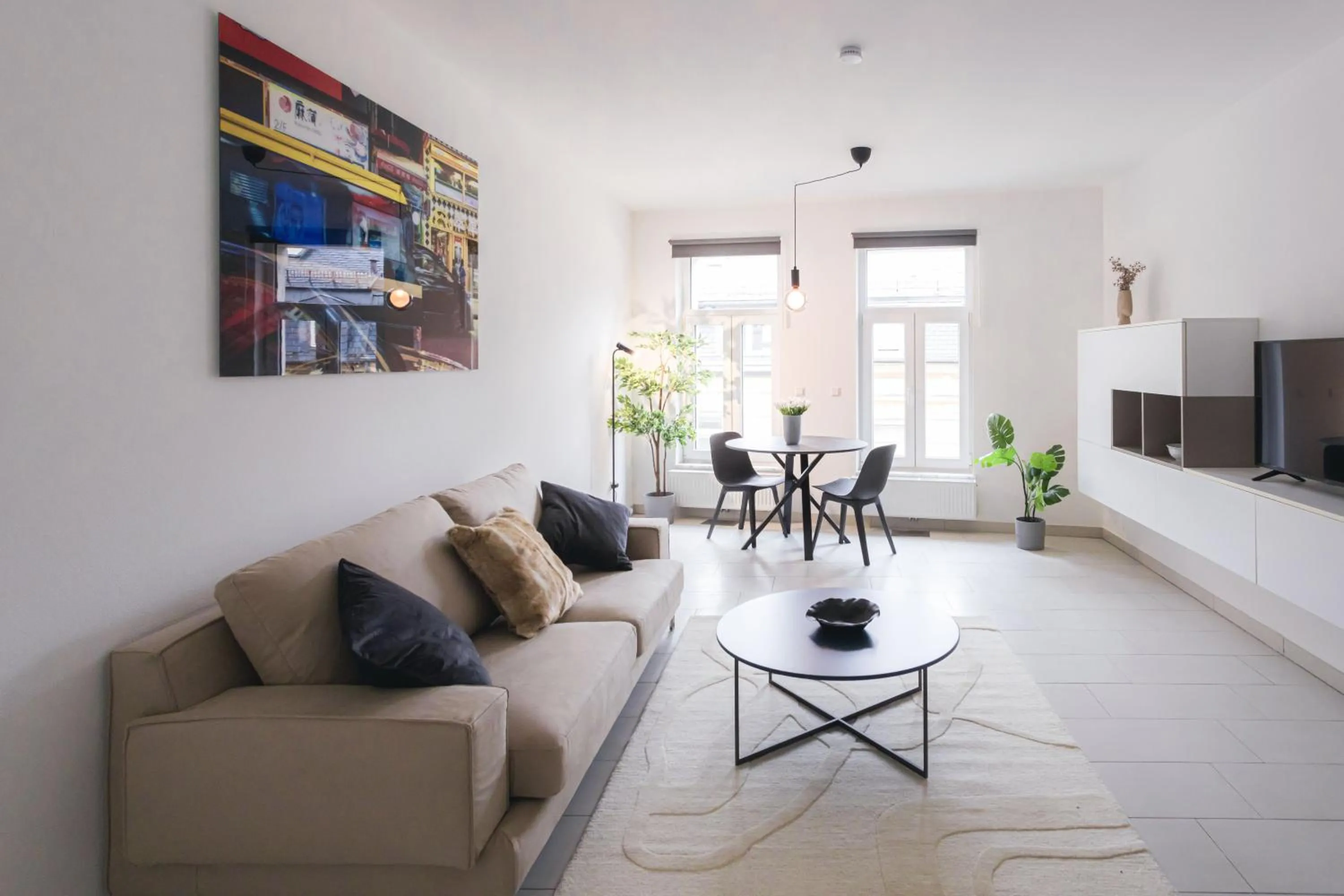 Origer Apartments by Rentaroo