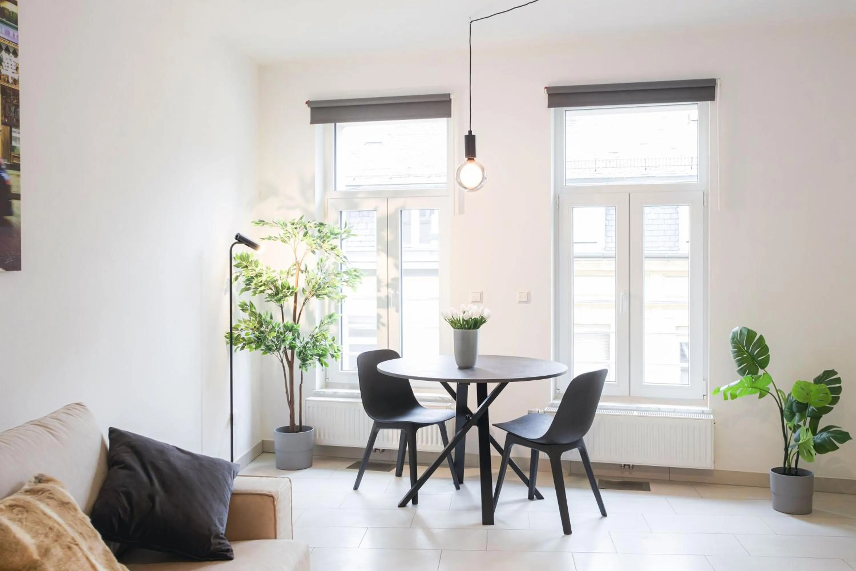 Origer Apartments by Rentaroo