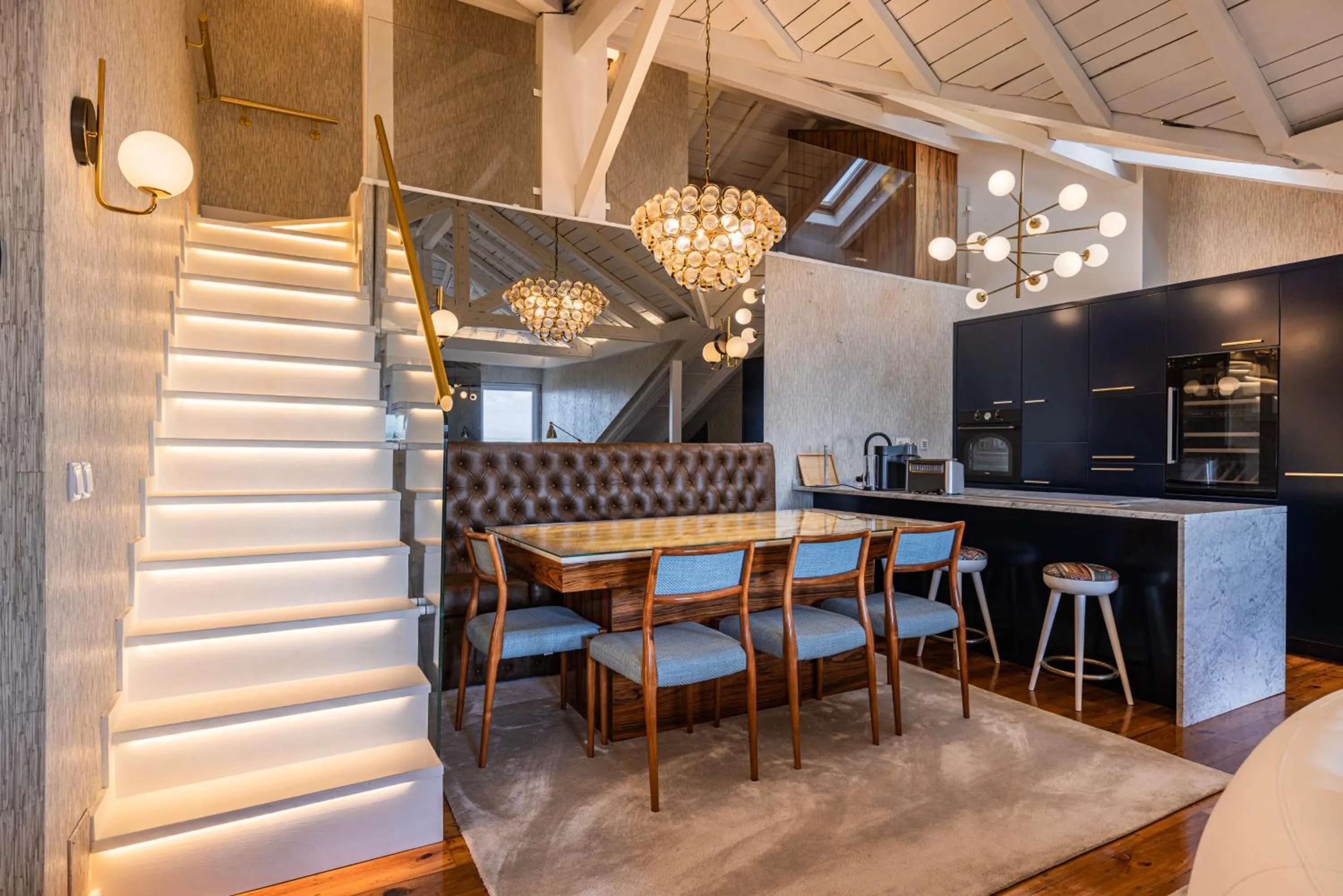 Luxury Duplex W/ River View by LovelyStay