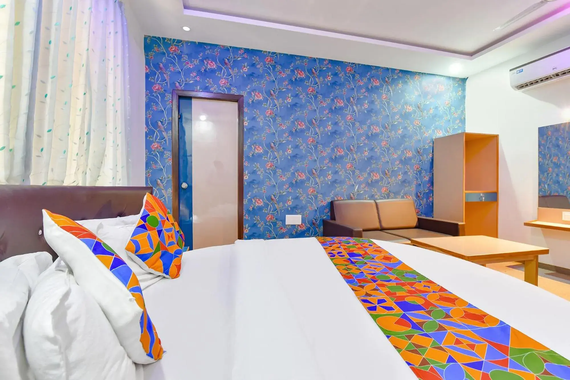 Photo of the whole room, Bed in FabHotel Raj Ratna - Nr Ashram Road Photo of the whole room, Bed in FabHotel Raj Ratna - Nr Ashram Road