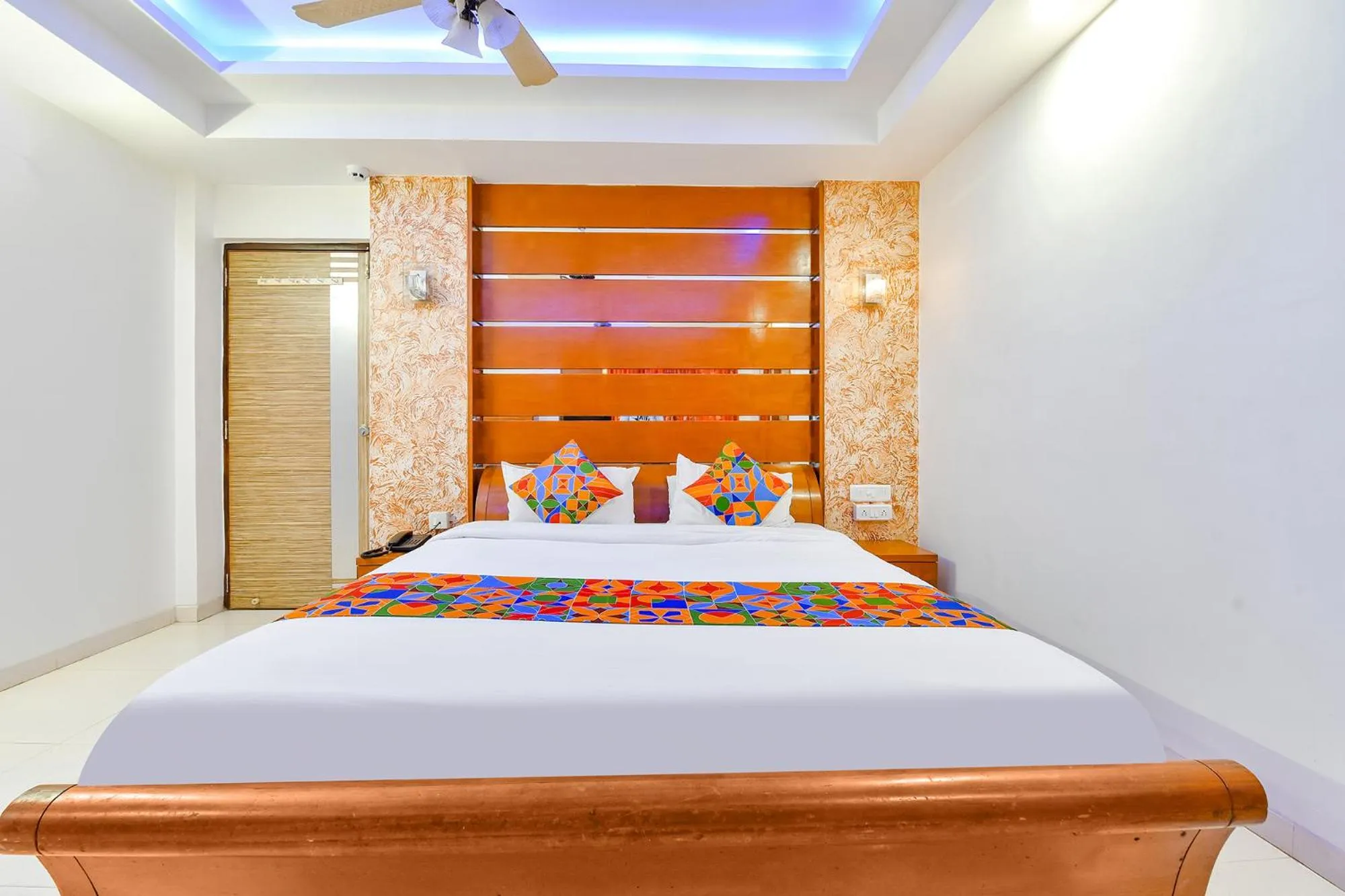 Bed in FabHotel Raj Ratna - Nr Ashram Road