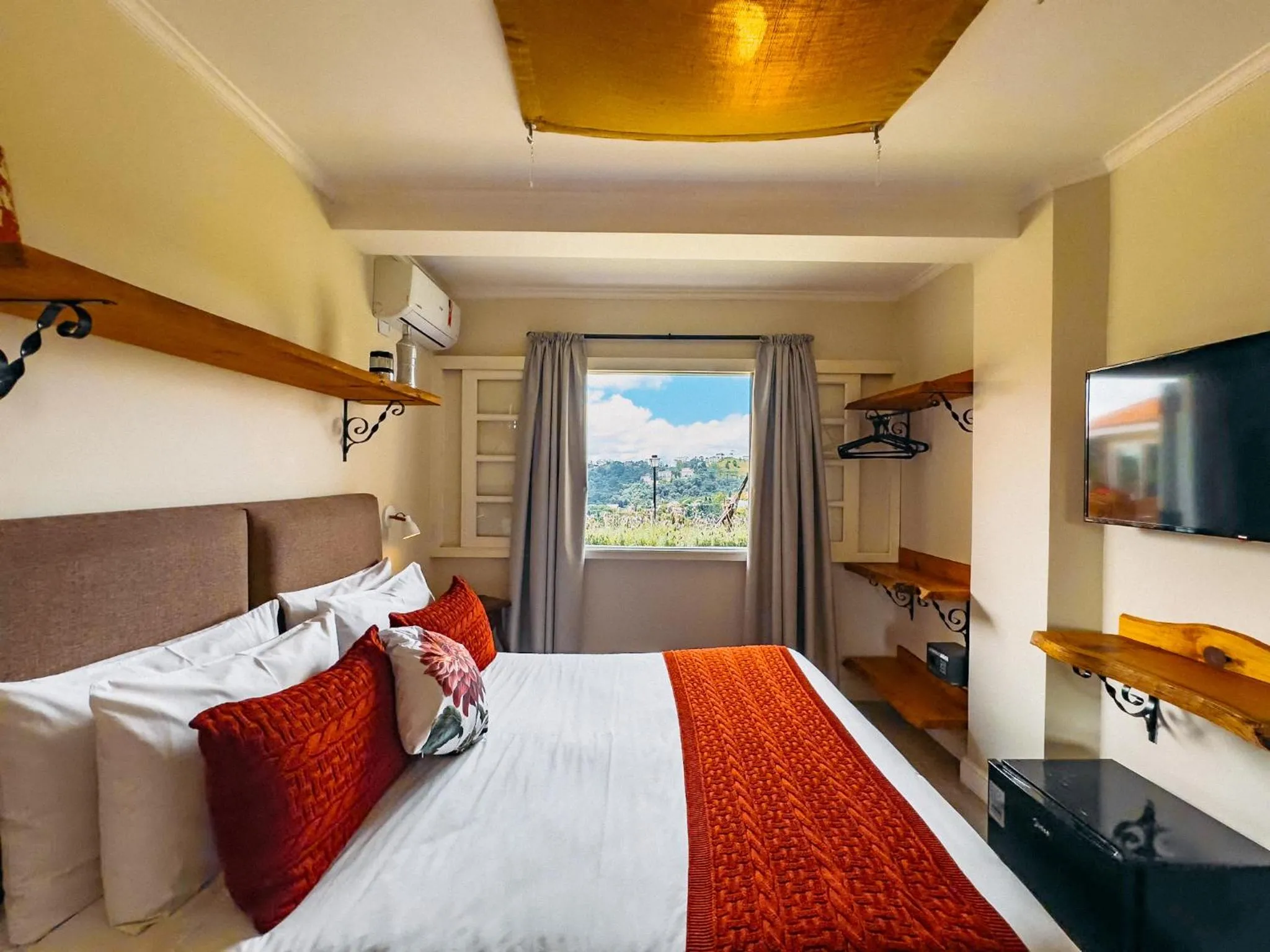 Bed in Pousada Ville Le Mont - Campos do Jordao