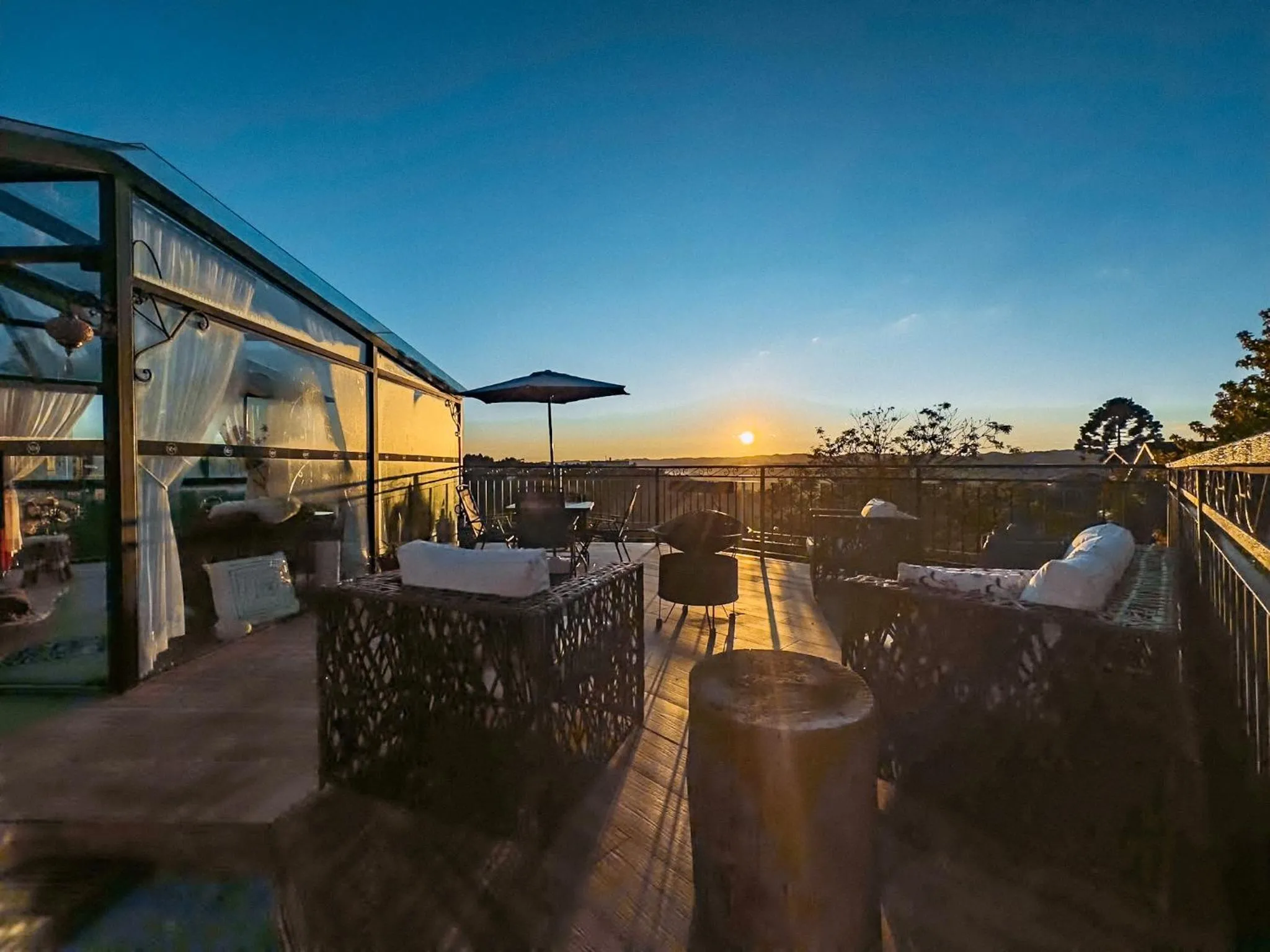 Sunrise in Pousada Ville Le Mont - Campos do Jordao