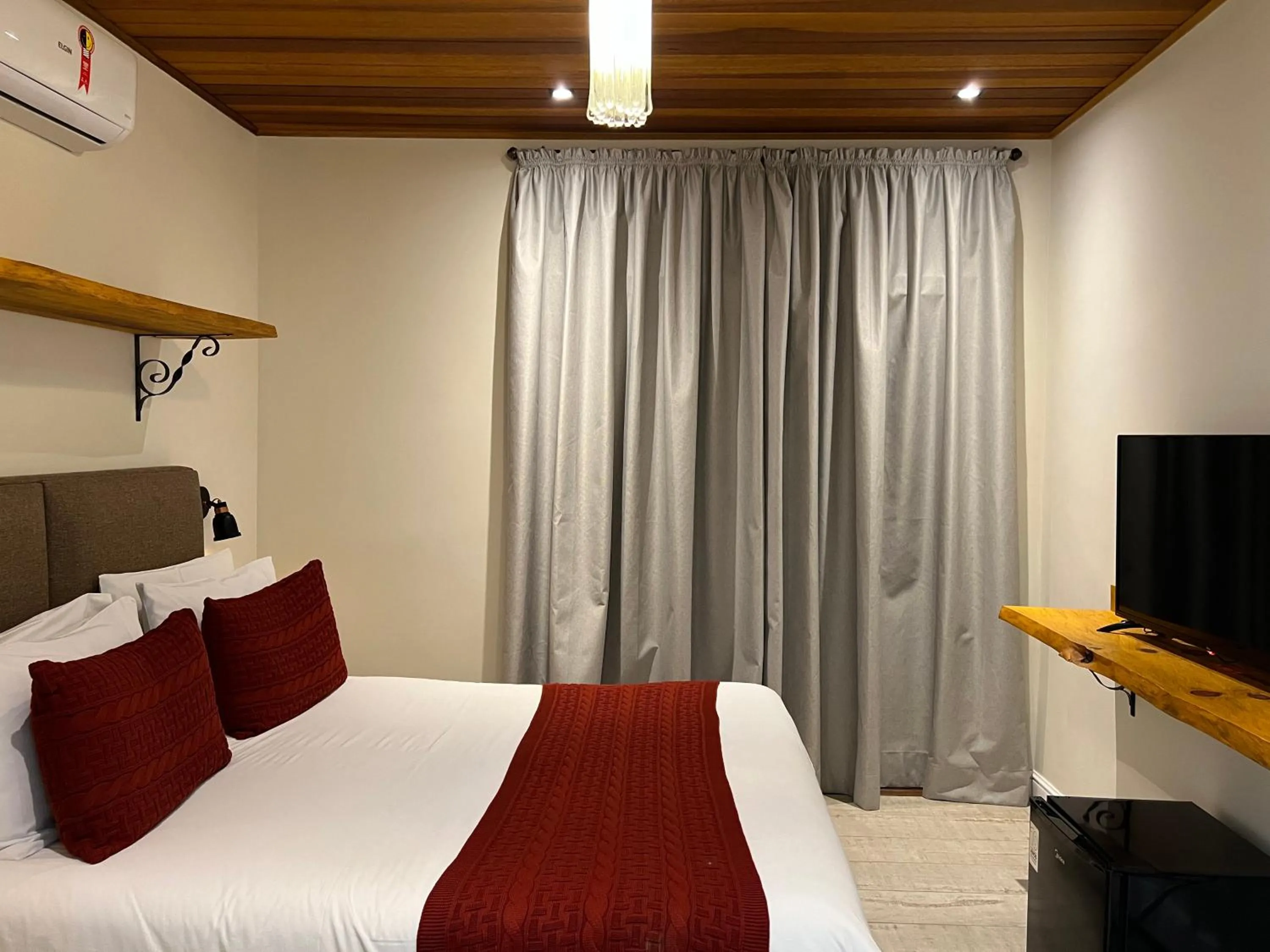 Bed in Pousada Ville Le Mont - Campos do Jordao
