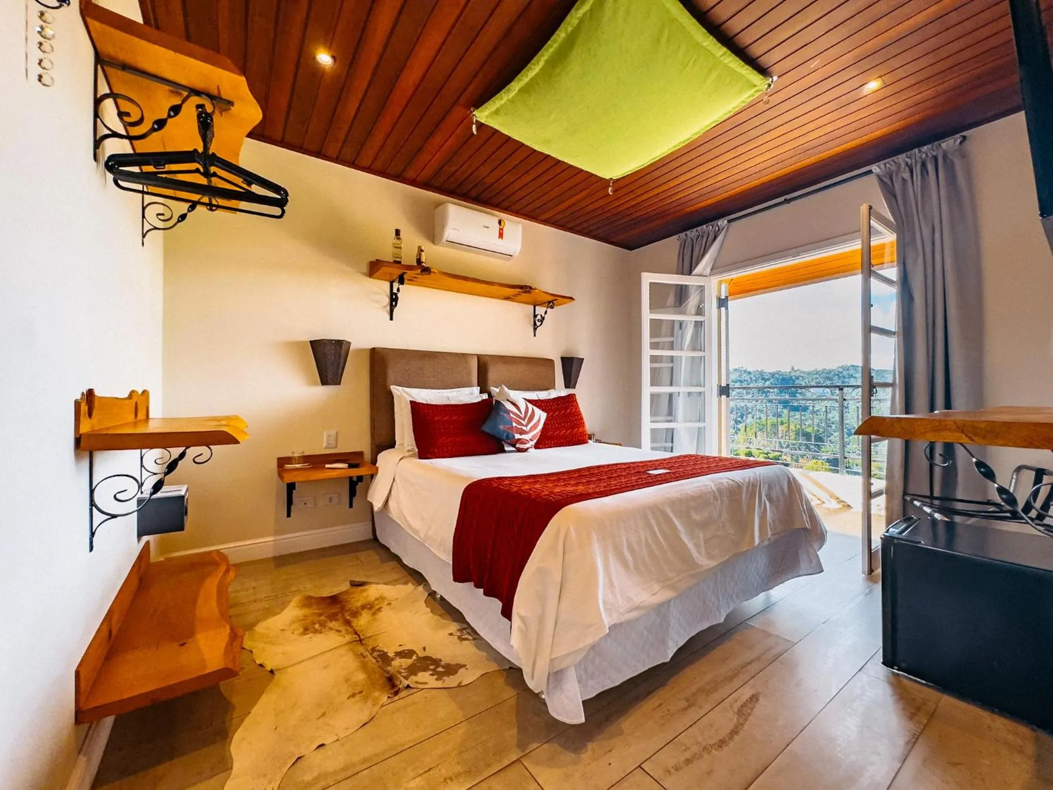 Bedroom, Bed in Pousada Ville Le Mont - Campos do Jordao