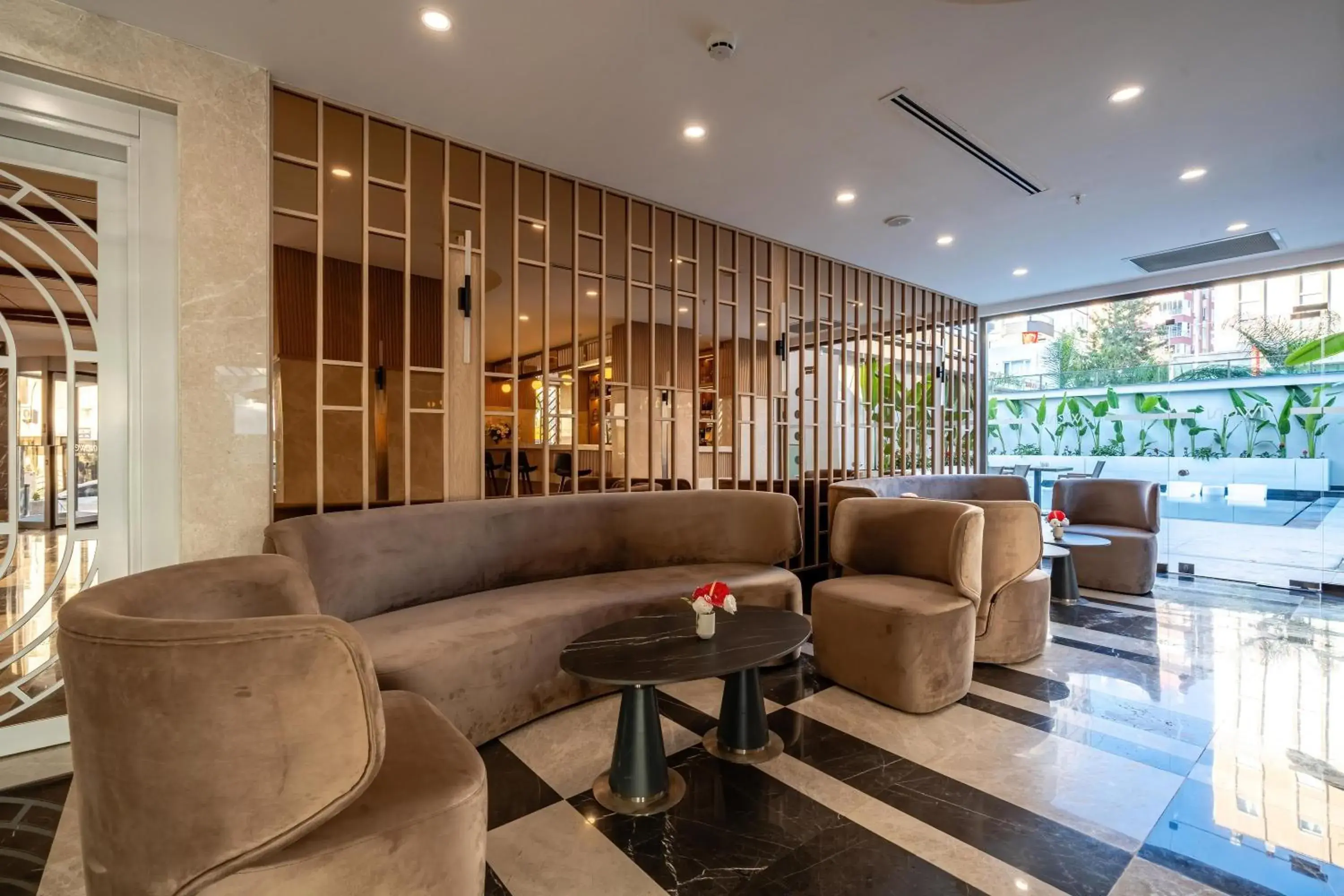 Restaurant/places to eat in Awen Lara Hotel Restaurant/places to eat in Awen Lara Hotel