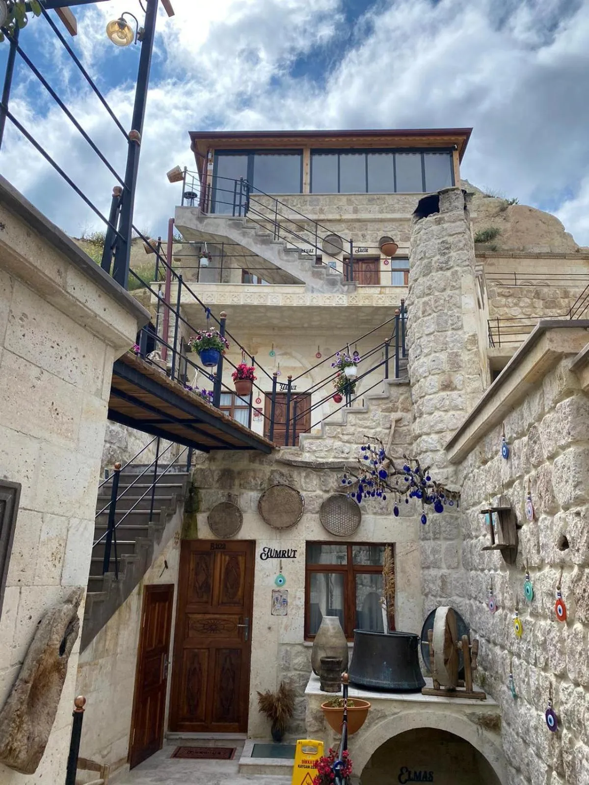 Property building in Bayar Cave Suites Special Class