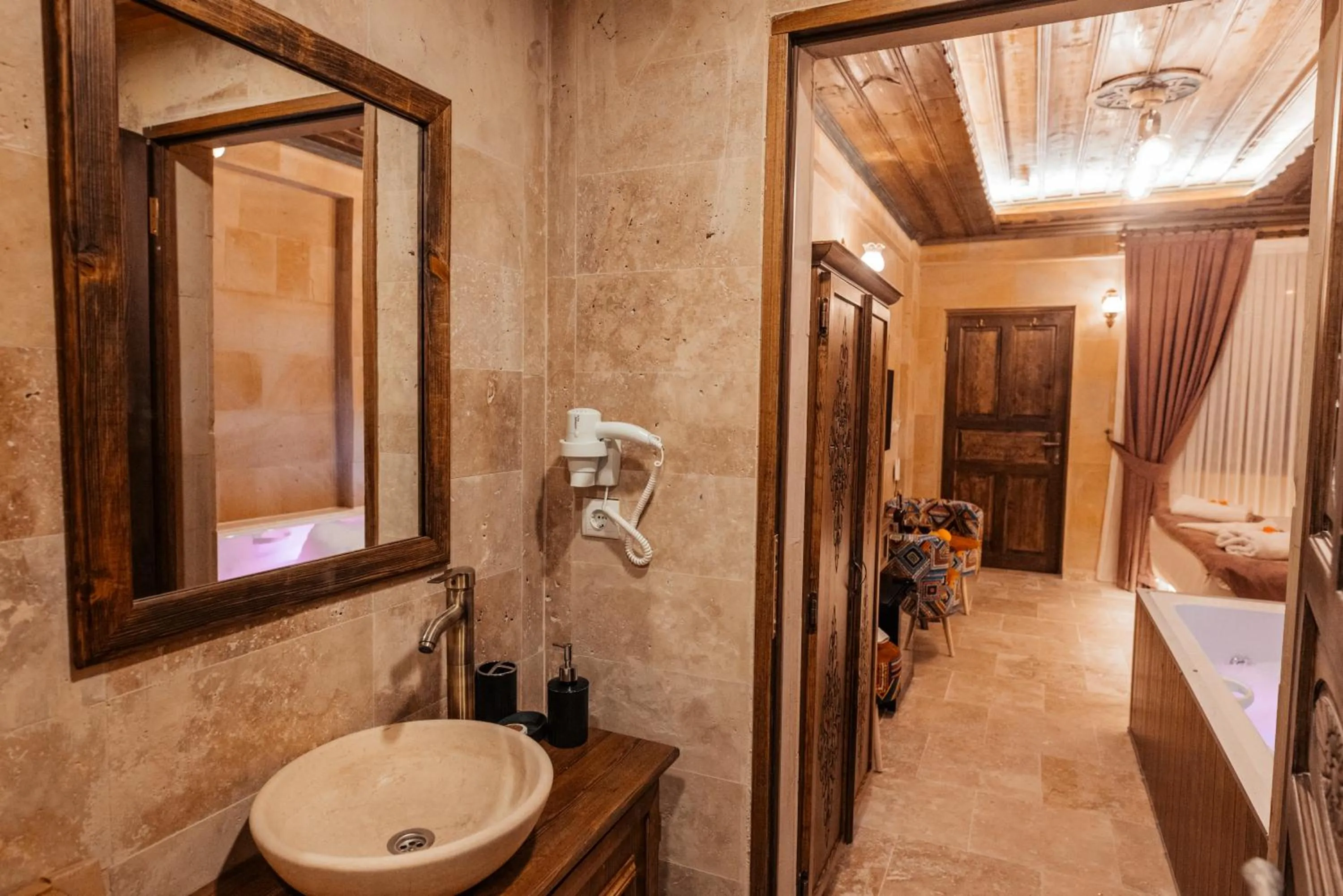 Bathroom in Bayar Cave Suites Special Class