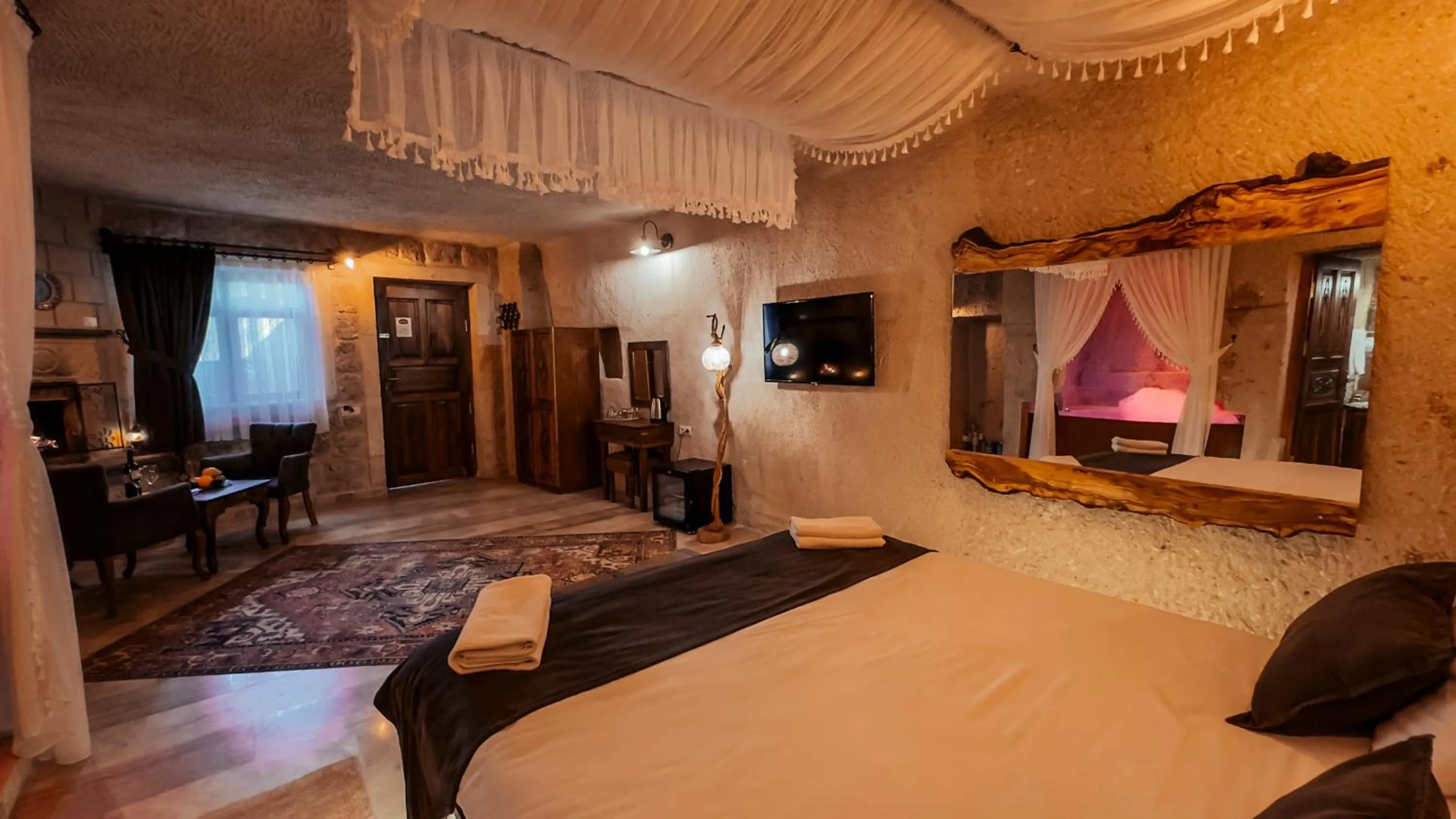 Photo of the whole room, Bed in Bayar Cave Suites Special Class