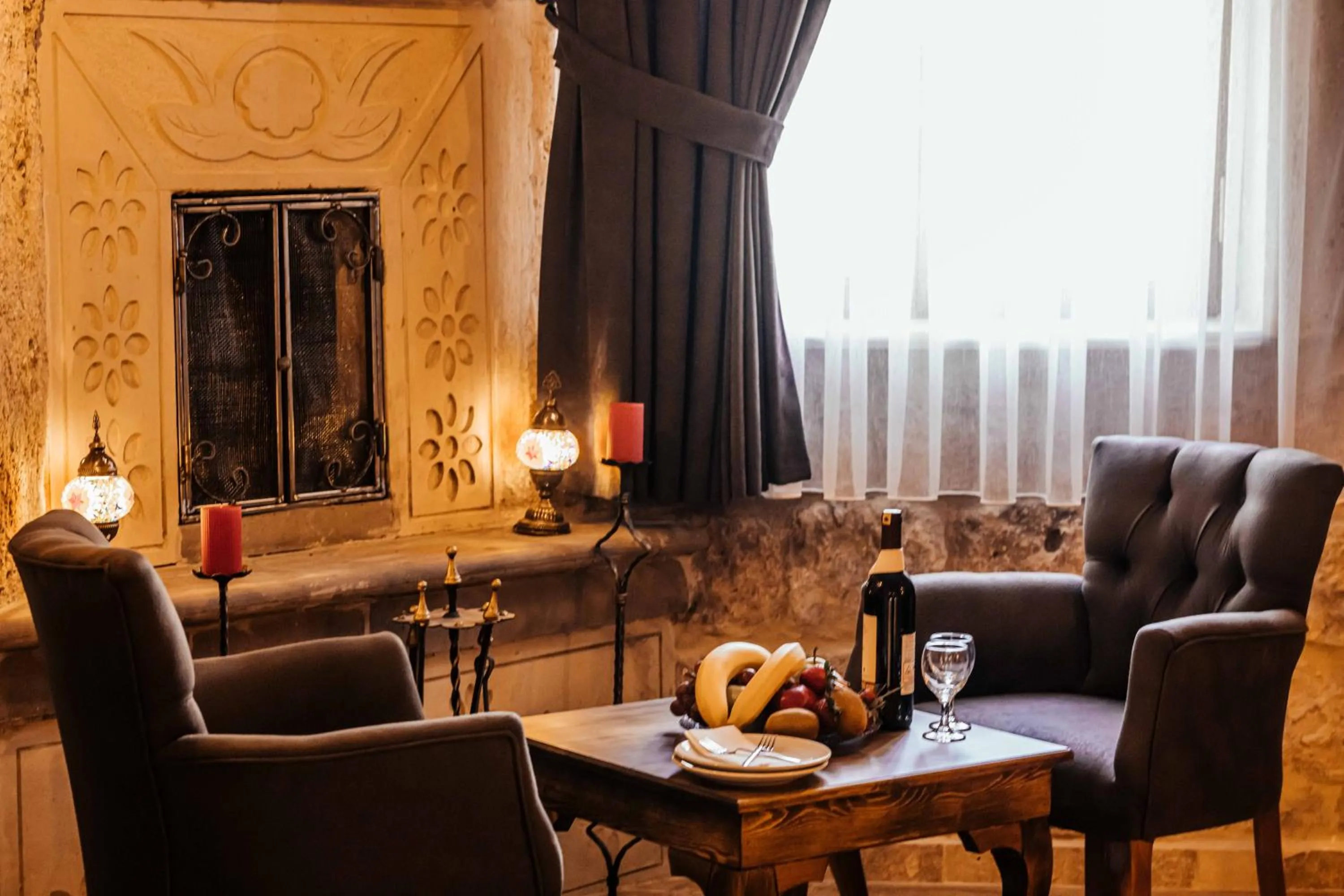 Seating area in Bayar Cave Suites Special Class