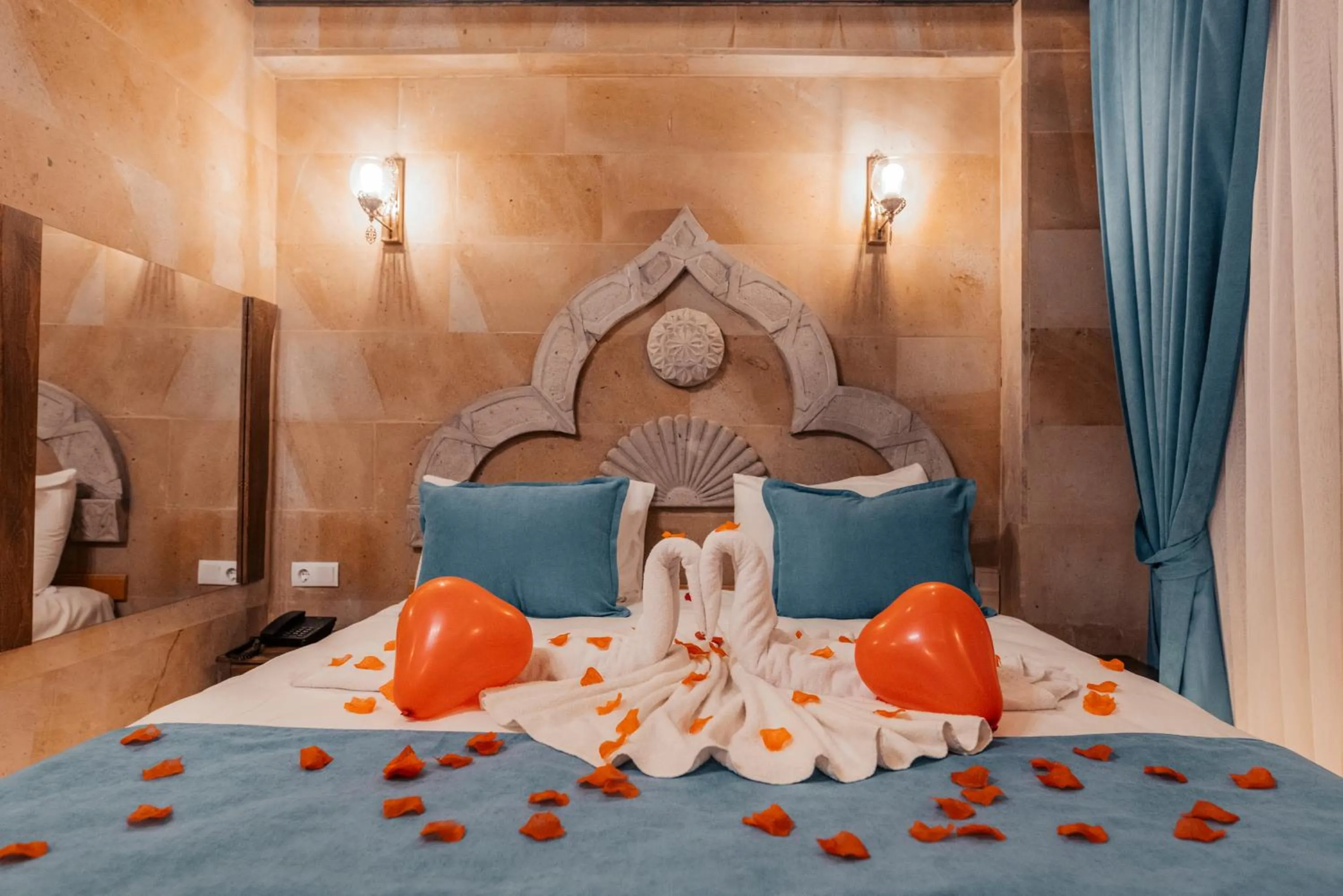 Bed in Bayar Cave Suites Special Class