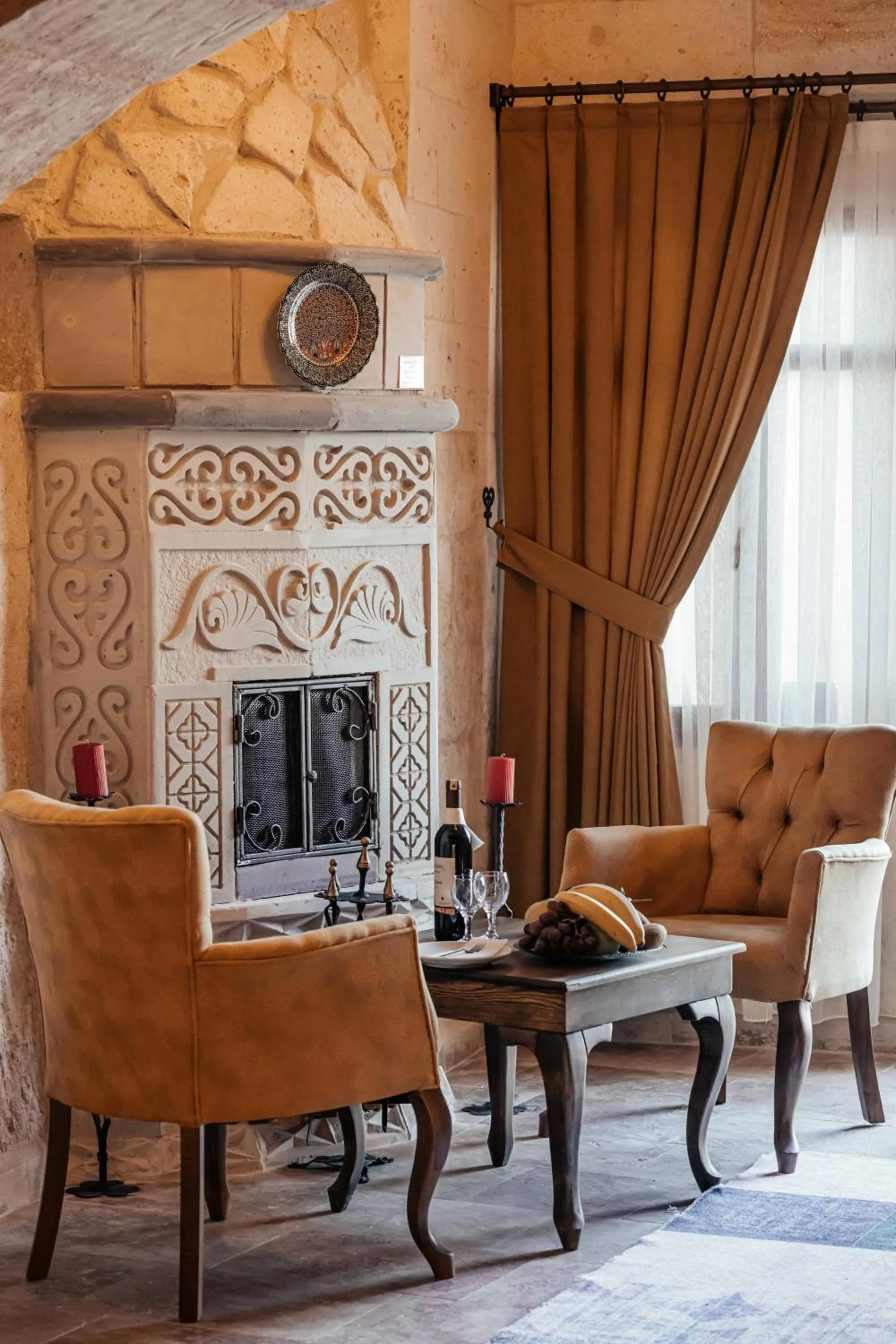 Seating area in Bayar Cave Suites Special Class