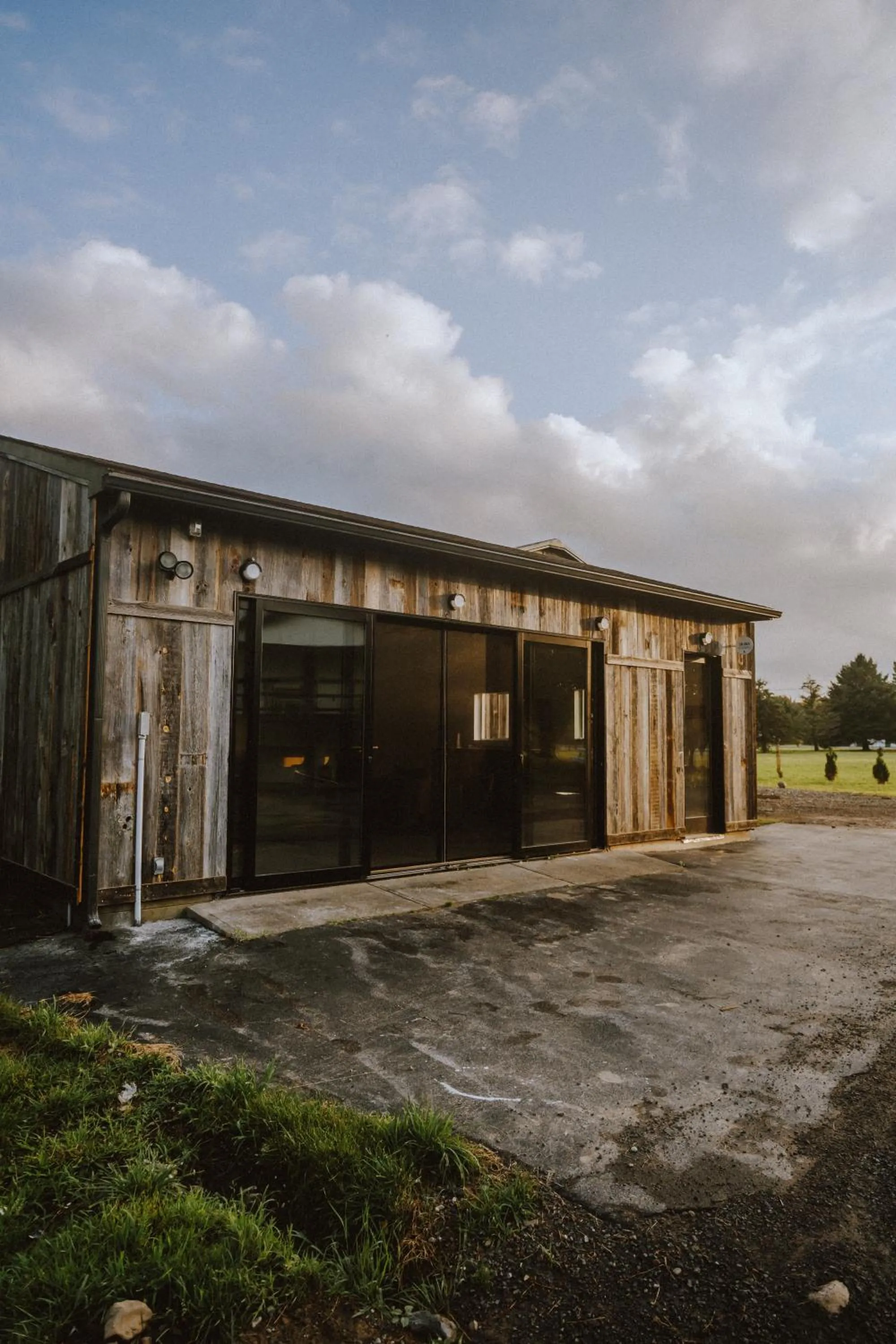 Communal lounge/ TV room in Finger Lakes Treehouse