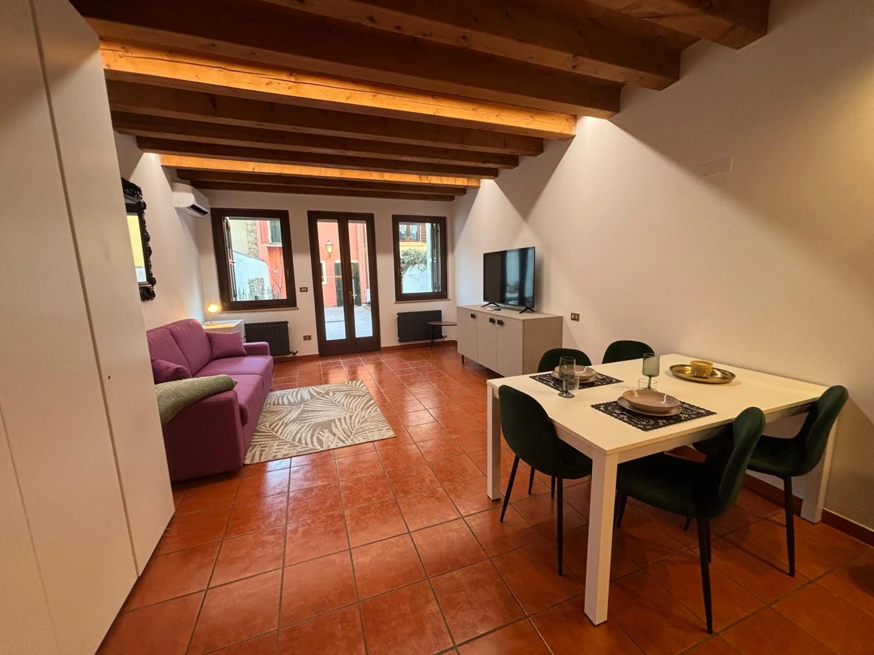 TV and multimedia in VERONETTA 52