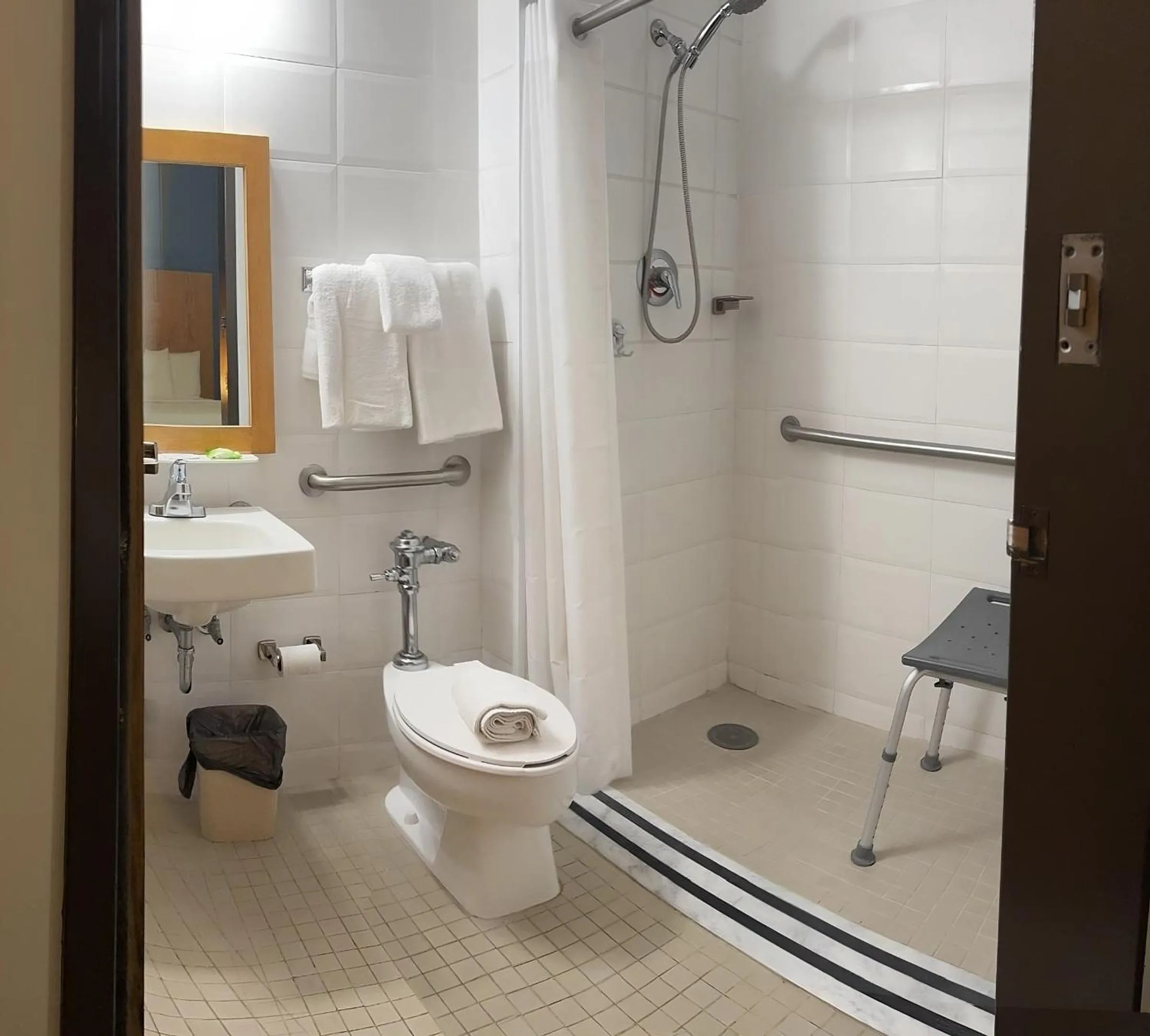 Bathroom in Ficus Hotel