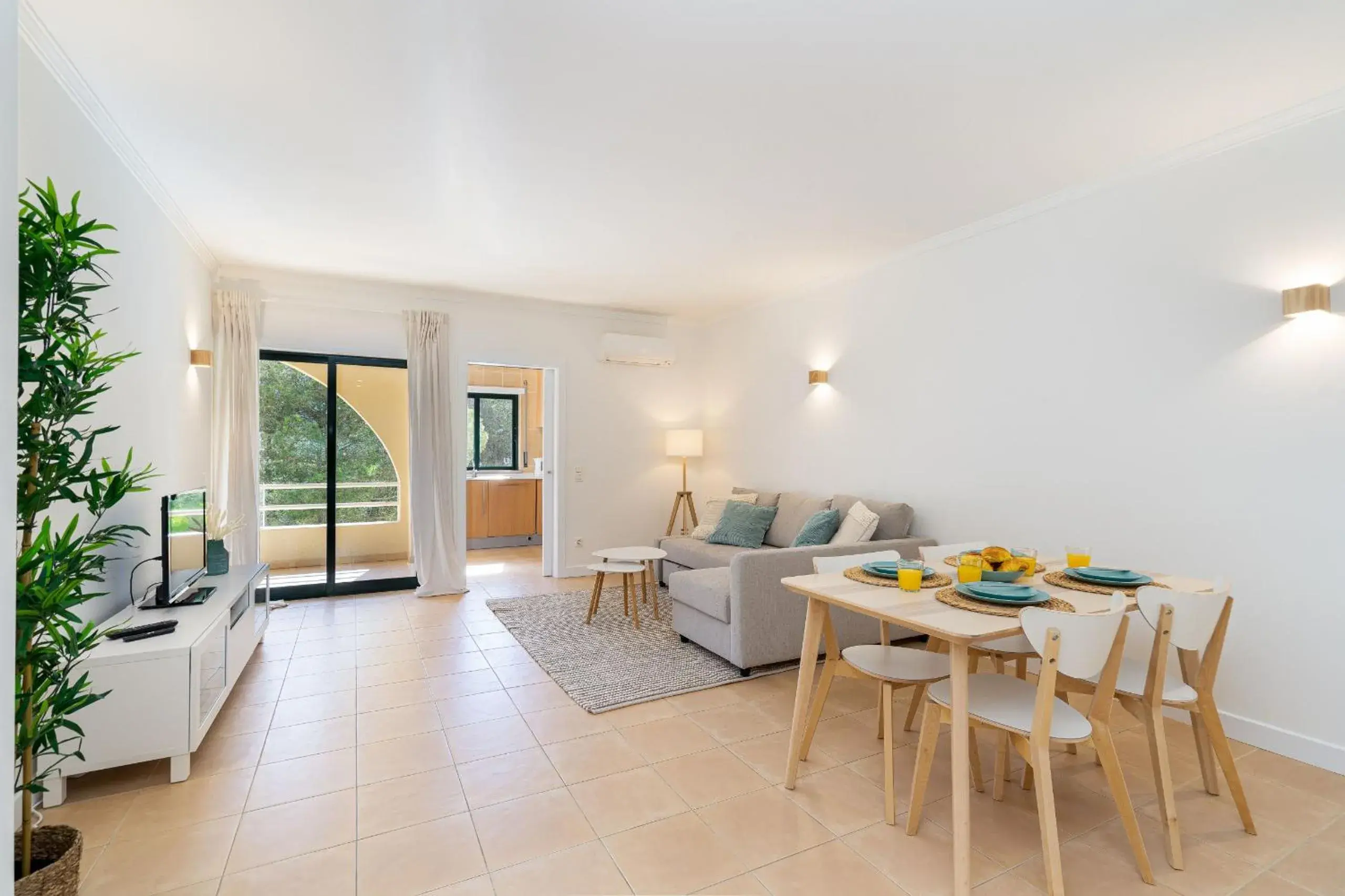 Salgados Sunny Beach Apt - 7 min walk from Beach by Lisbeyond Salgados Sunny Beach Apt - 7 min walk from Beach by Lisbeyond