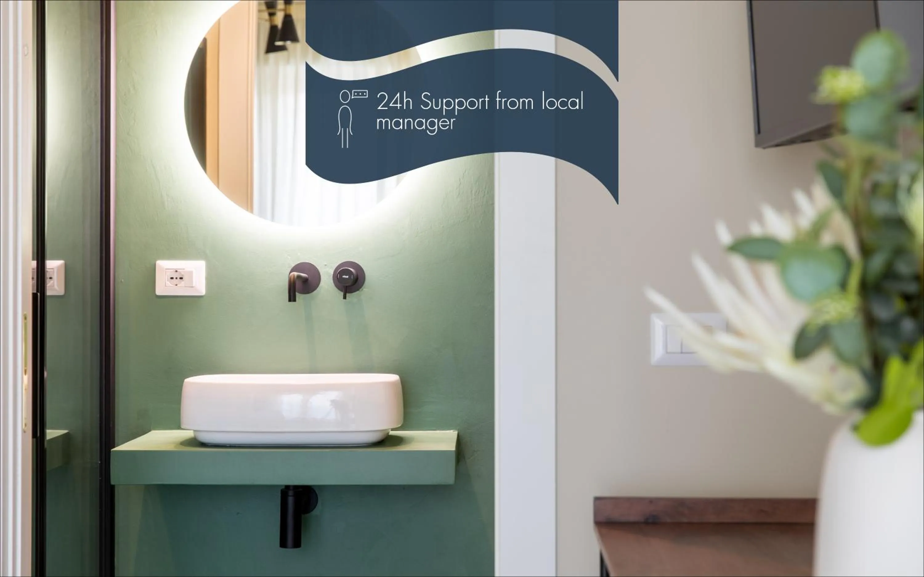 Text overlay in Daplace - Corso Sempione Suites