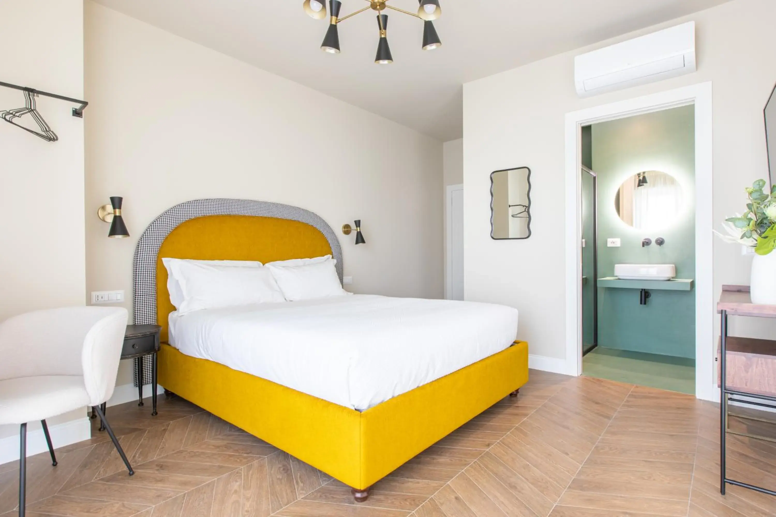 Double Room with Balcony in Daplace - Corso Sempione Suites Double Room with Balcony in Daplace - Corso Sempione Suites