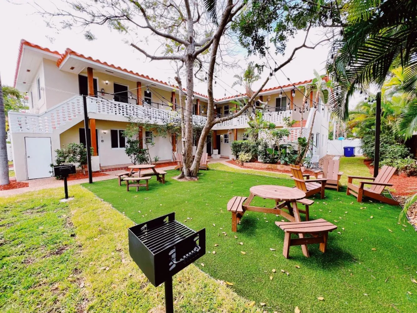 Property building in The Leeward Apartments By Lowkl