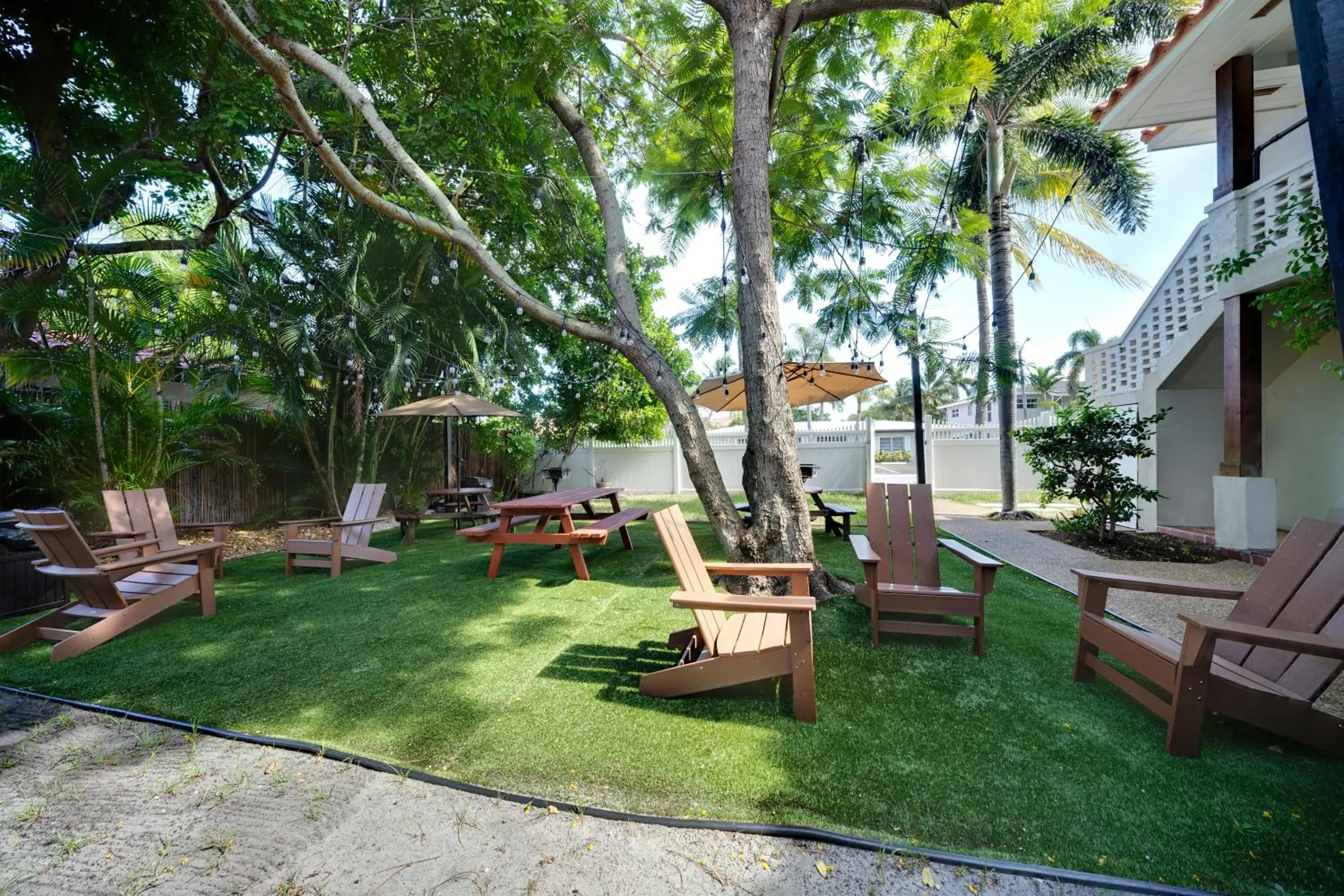 Garden view in The Leeward Apartments By Lowkl