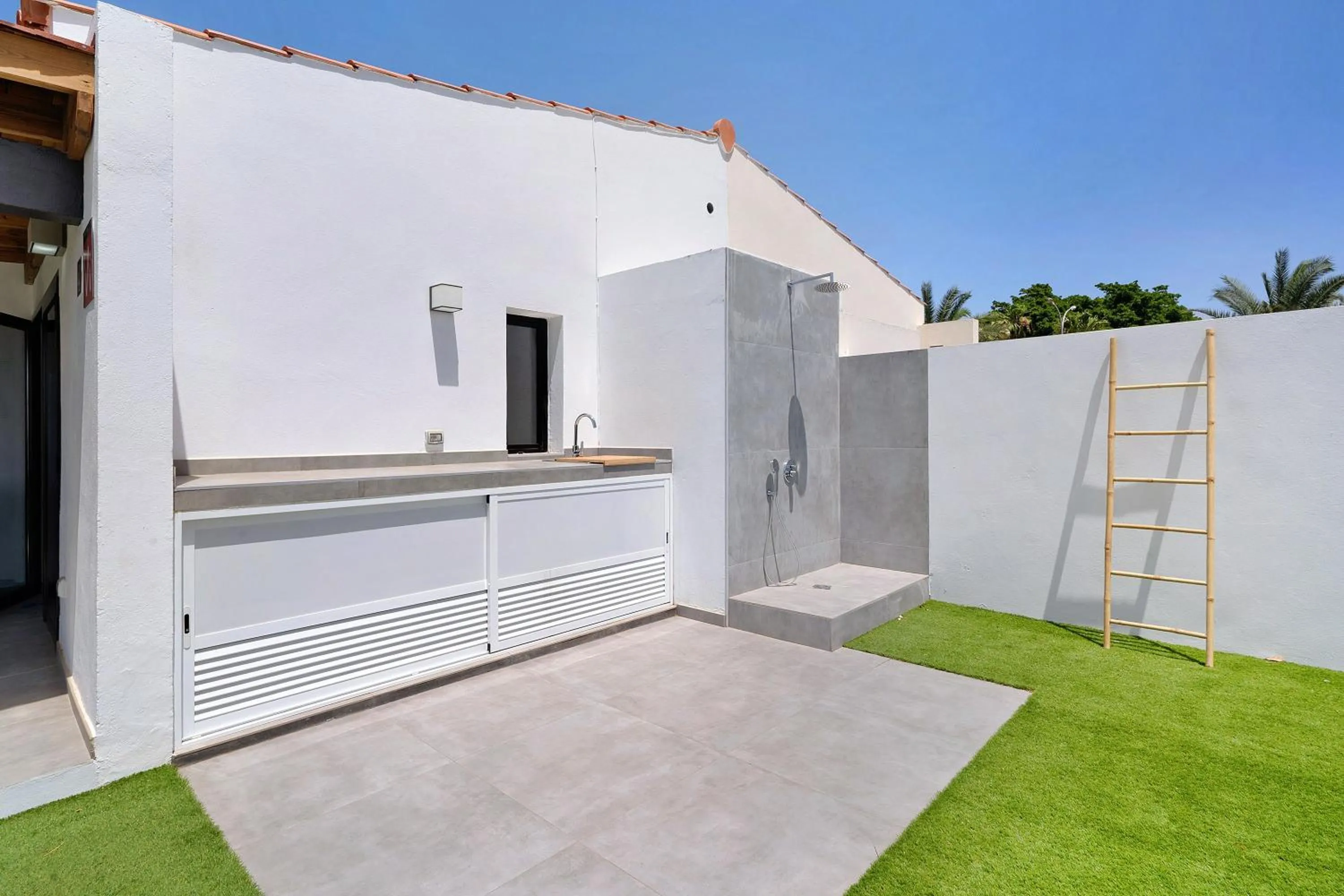 Property building in Casa Luna Kingbed and Jacuzzi