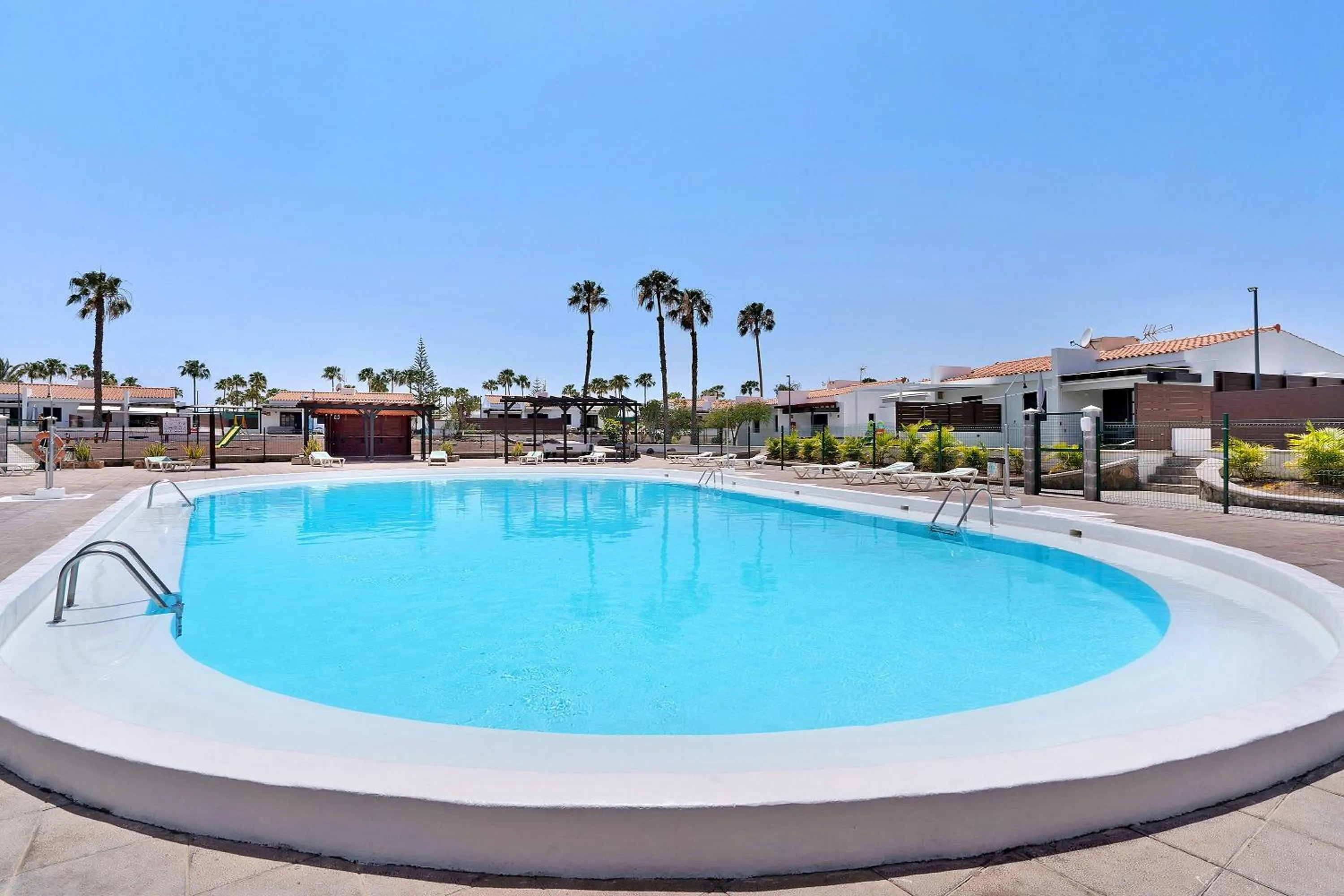 Property building in Casa Luna Kingbed and Jacuzzi