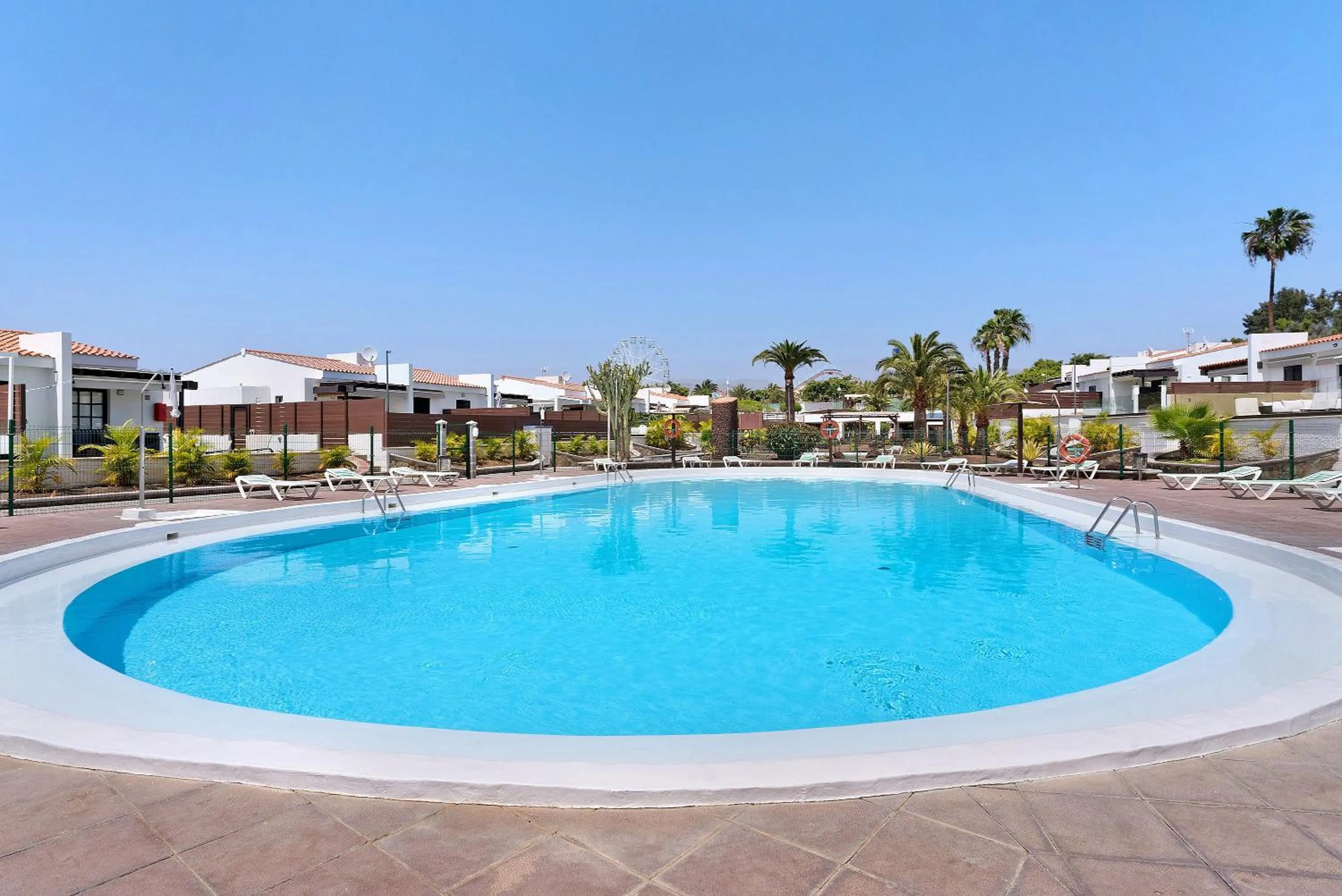 Property building in Casa Luna Kingbed and Jacuzzi
