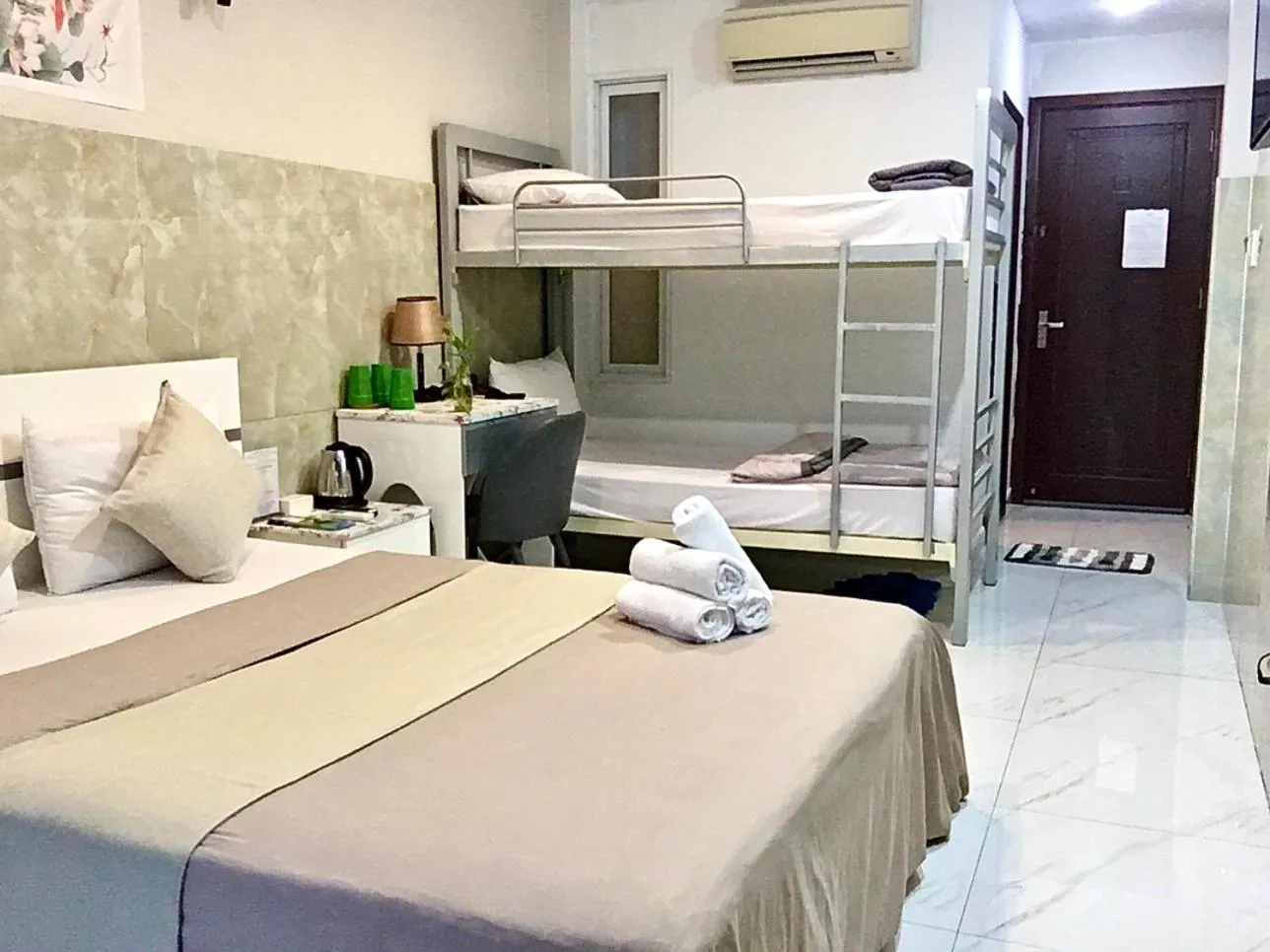 Bed in Saigon Cozy Hotel