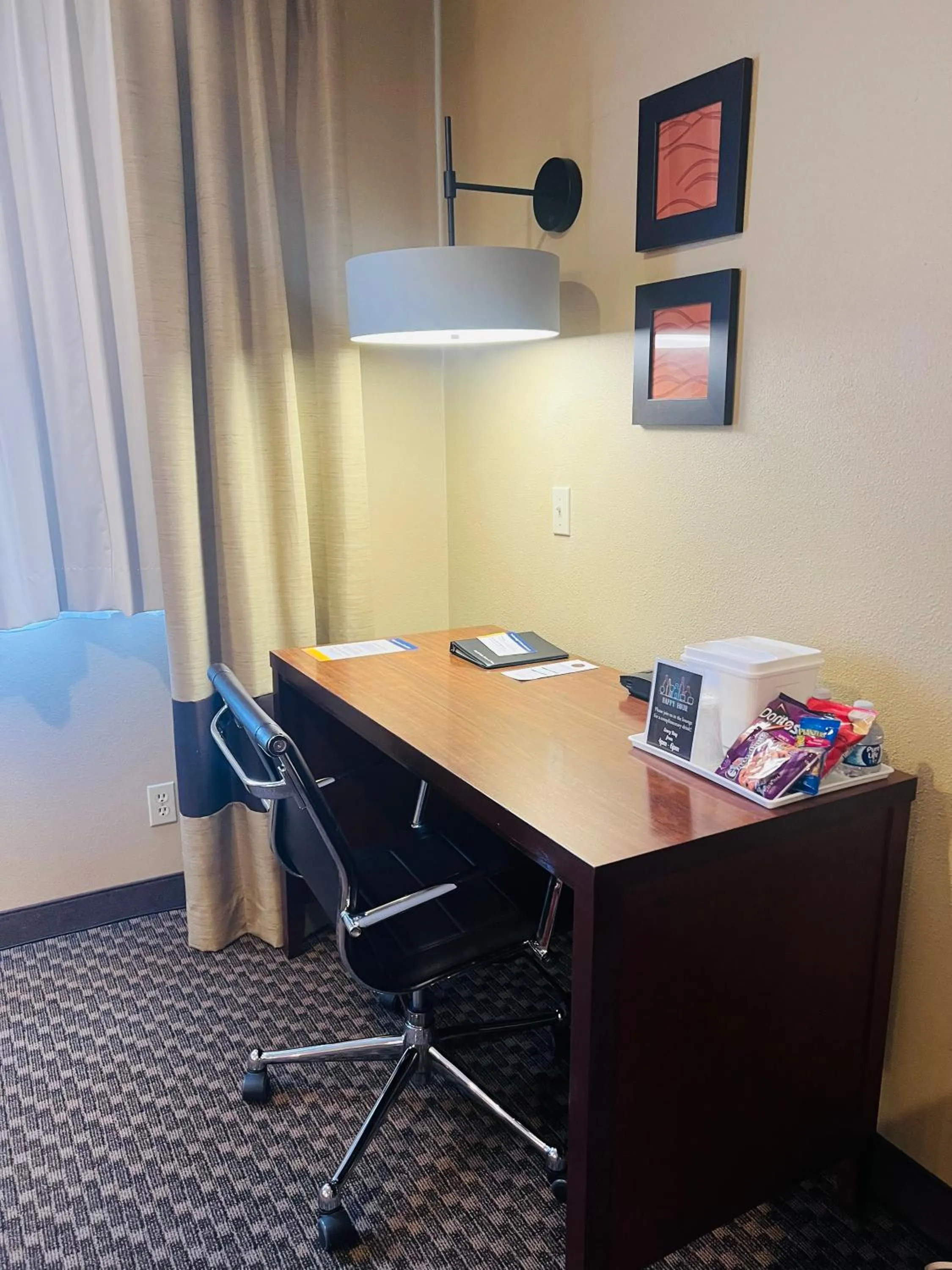 hair dresser in Comfort Inn