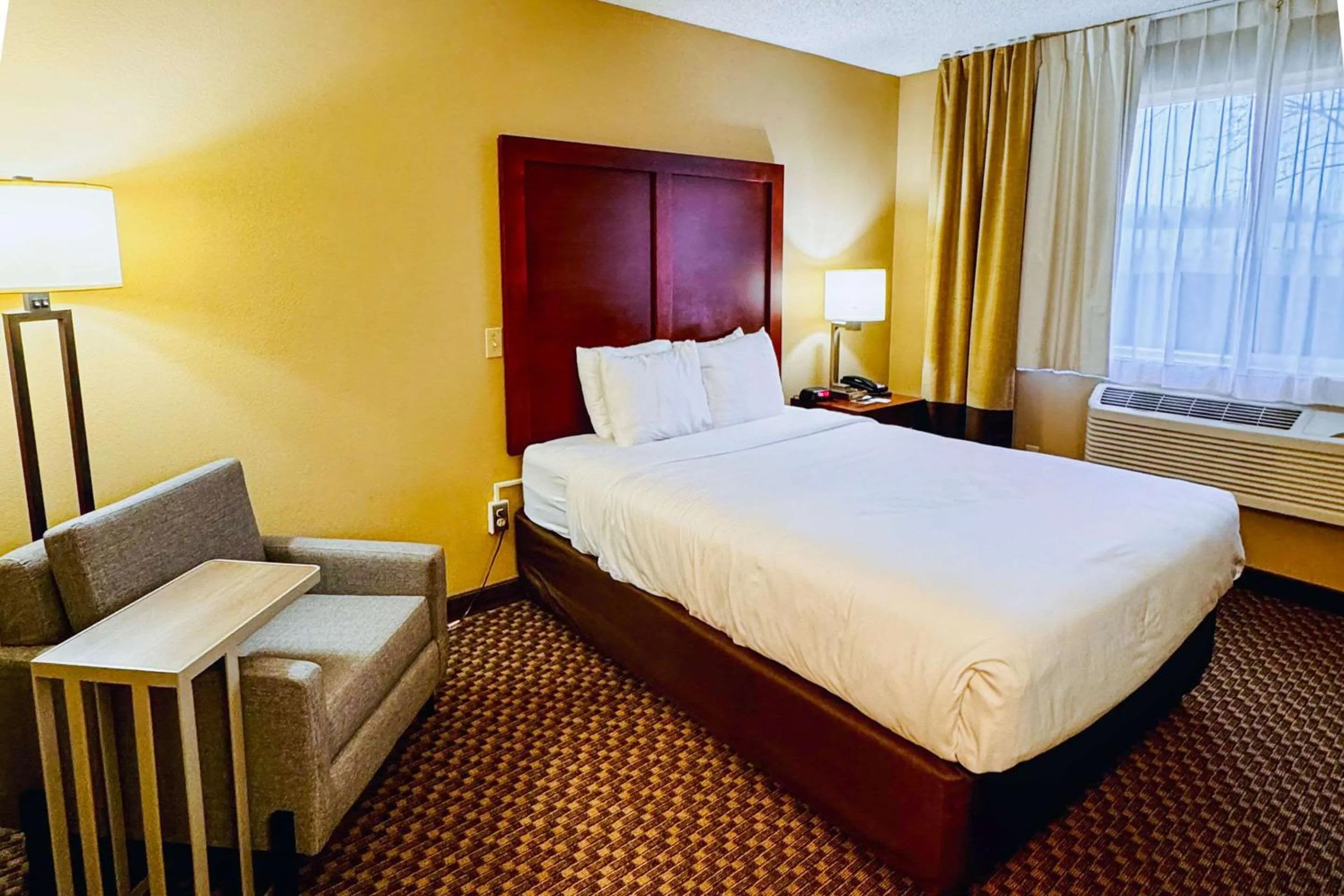 Bedroom, Bed in Comfort Inn