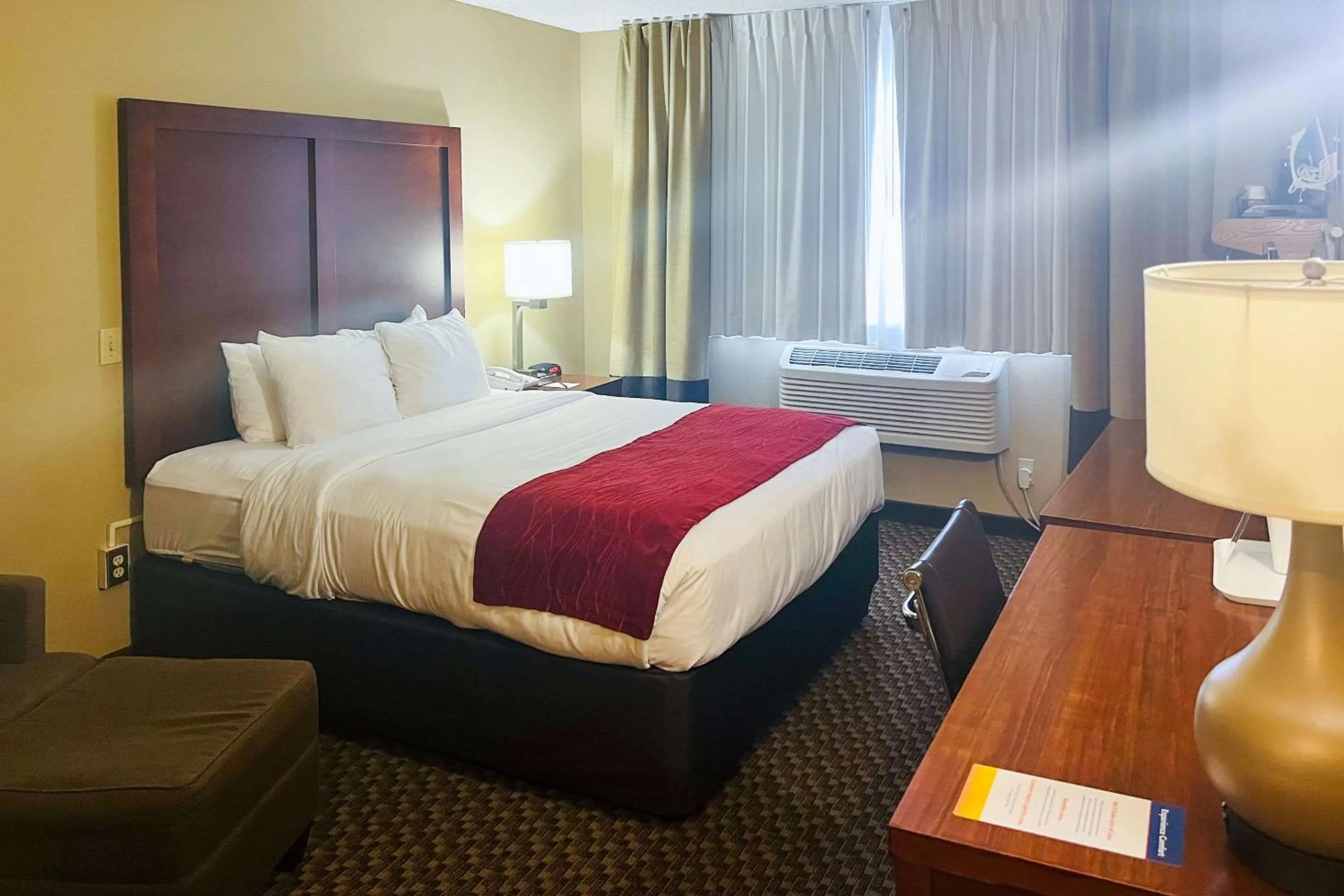 Bedroom, Bed in Comfort Inn