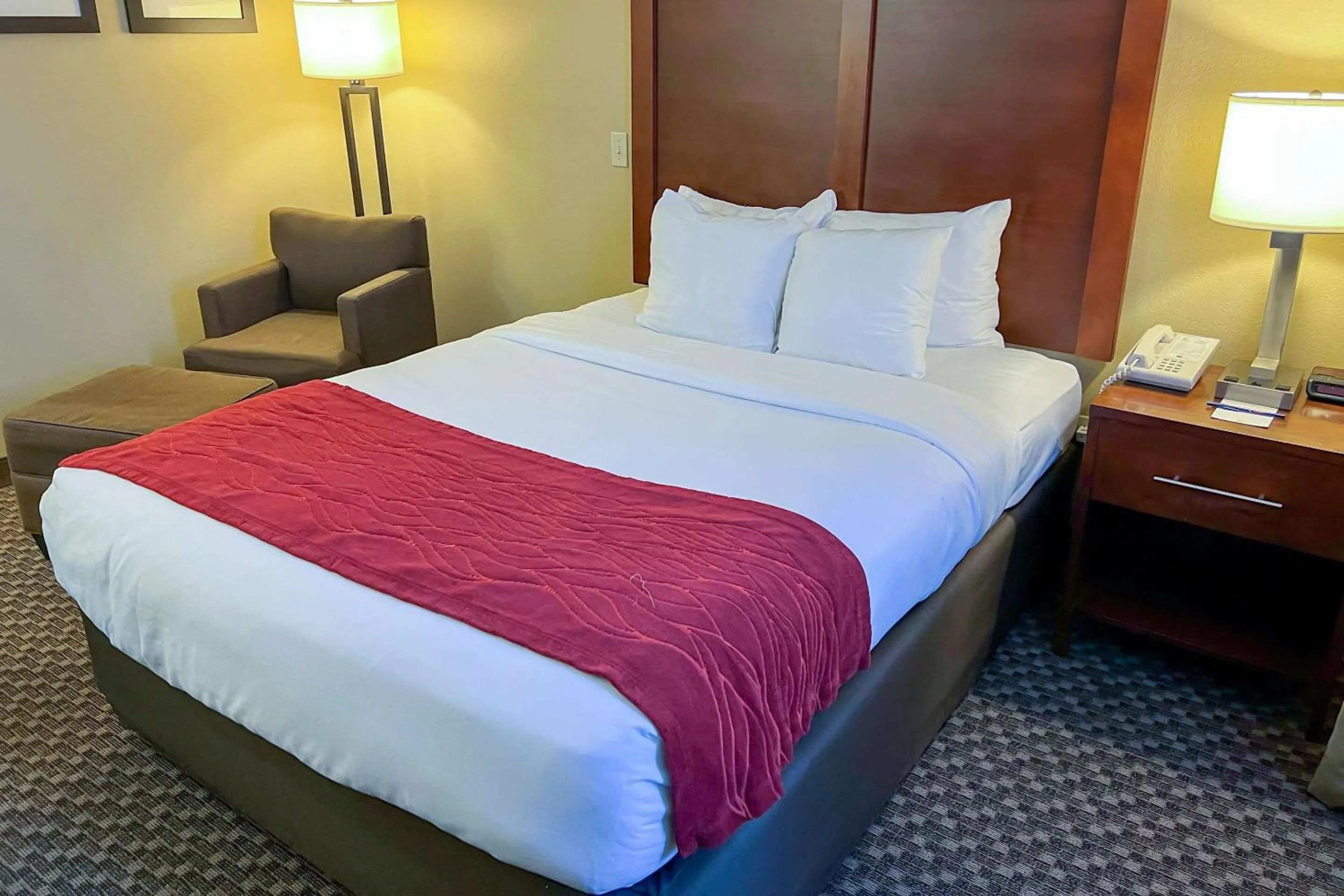 Bedroom, Bed in Comfort Inn