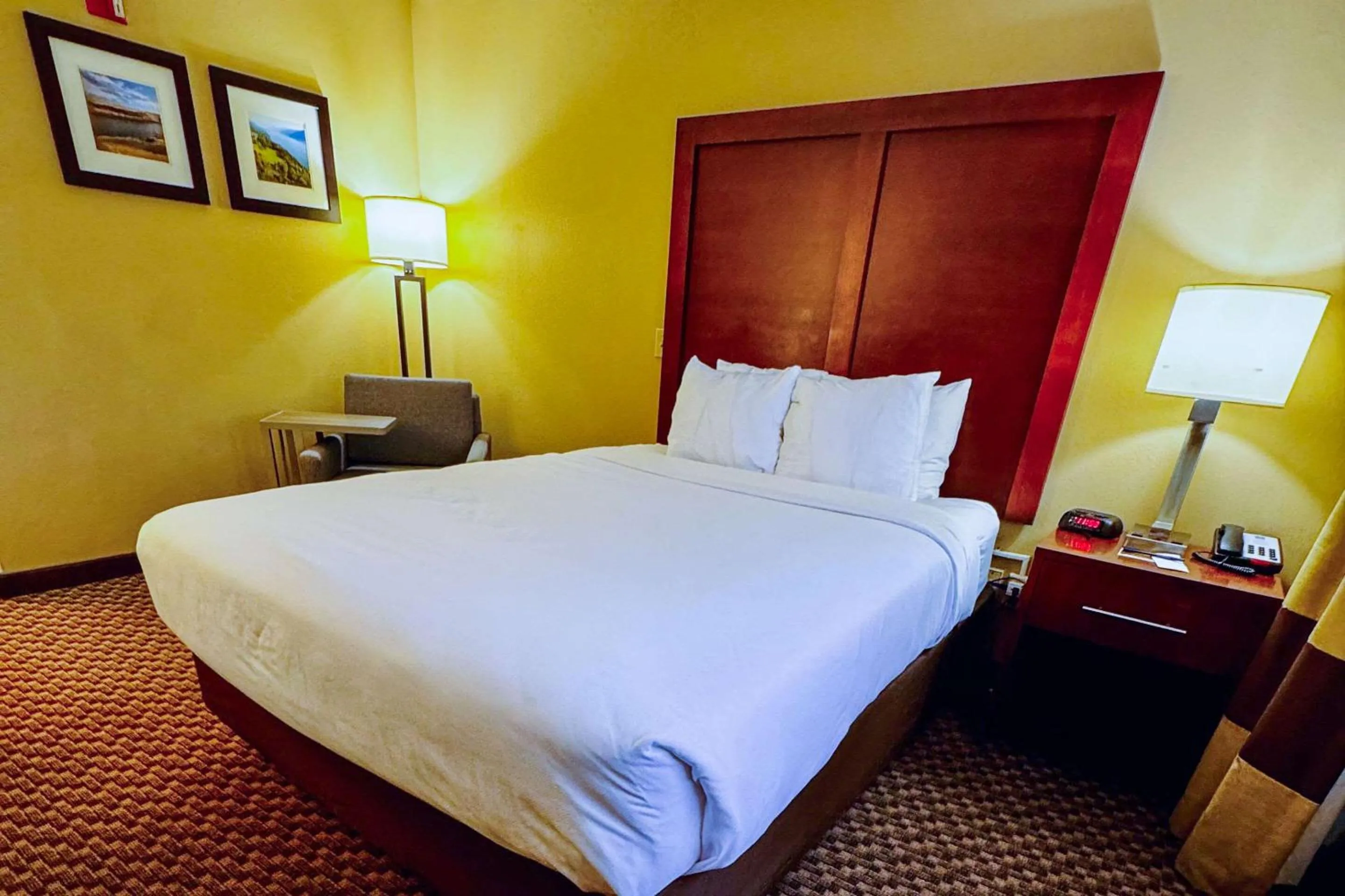 Bedroom, Bed in Comfort Inn