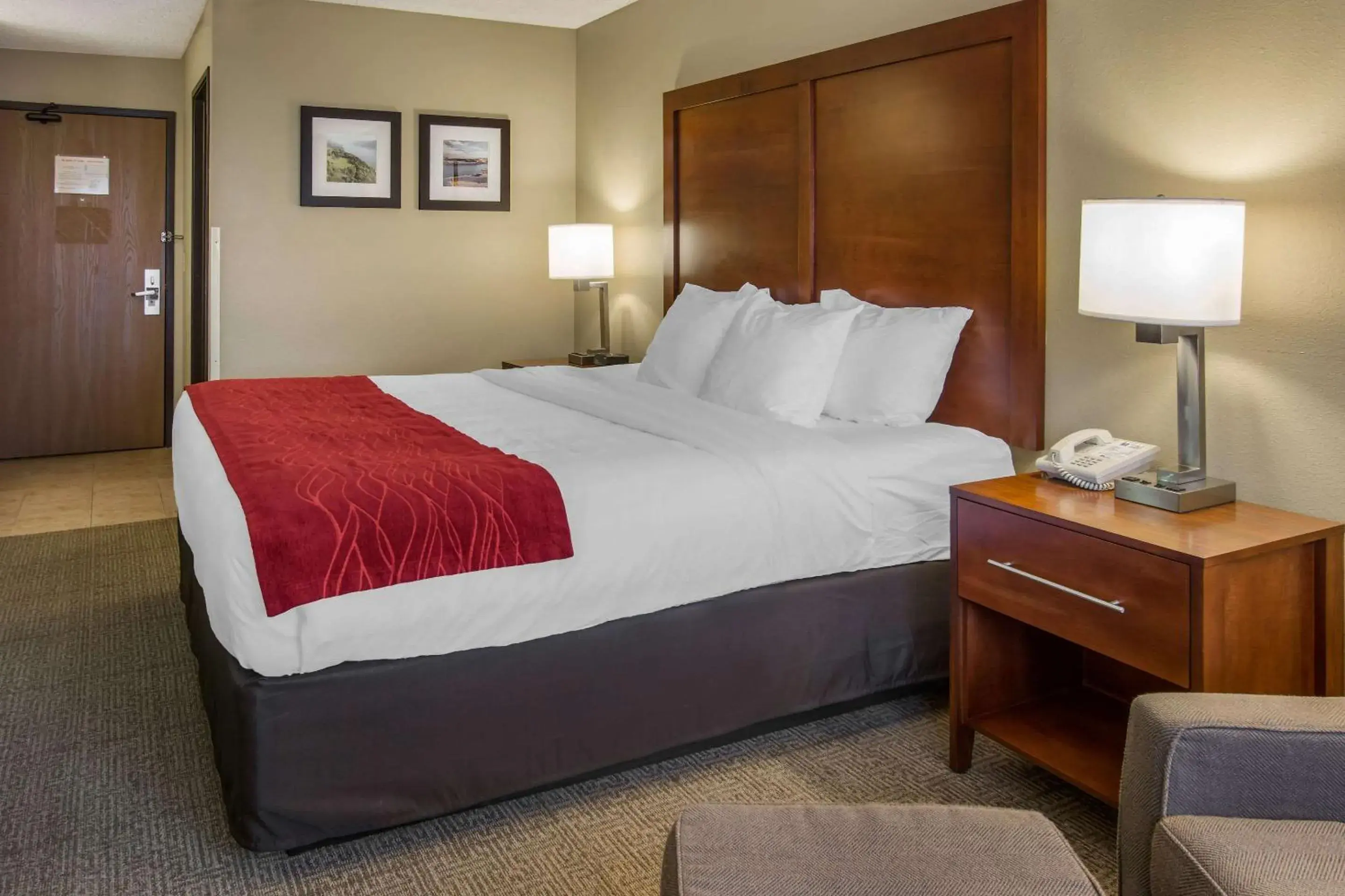 Bedroom, Bed in Comfort Inn Colville Bedroom, Bed in Comfort Inn Colville