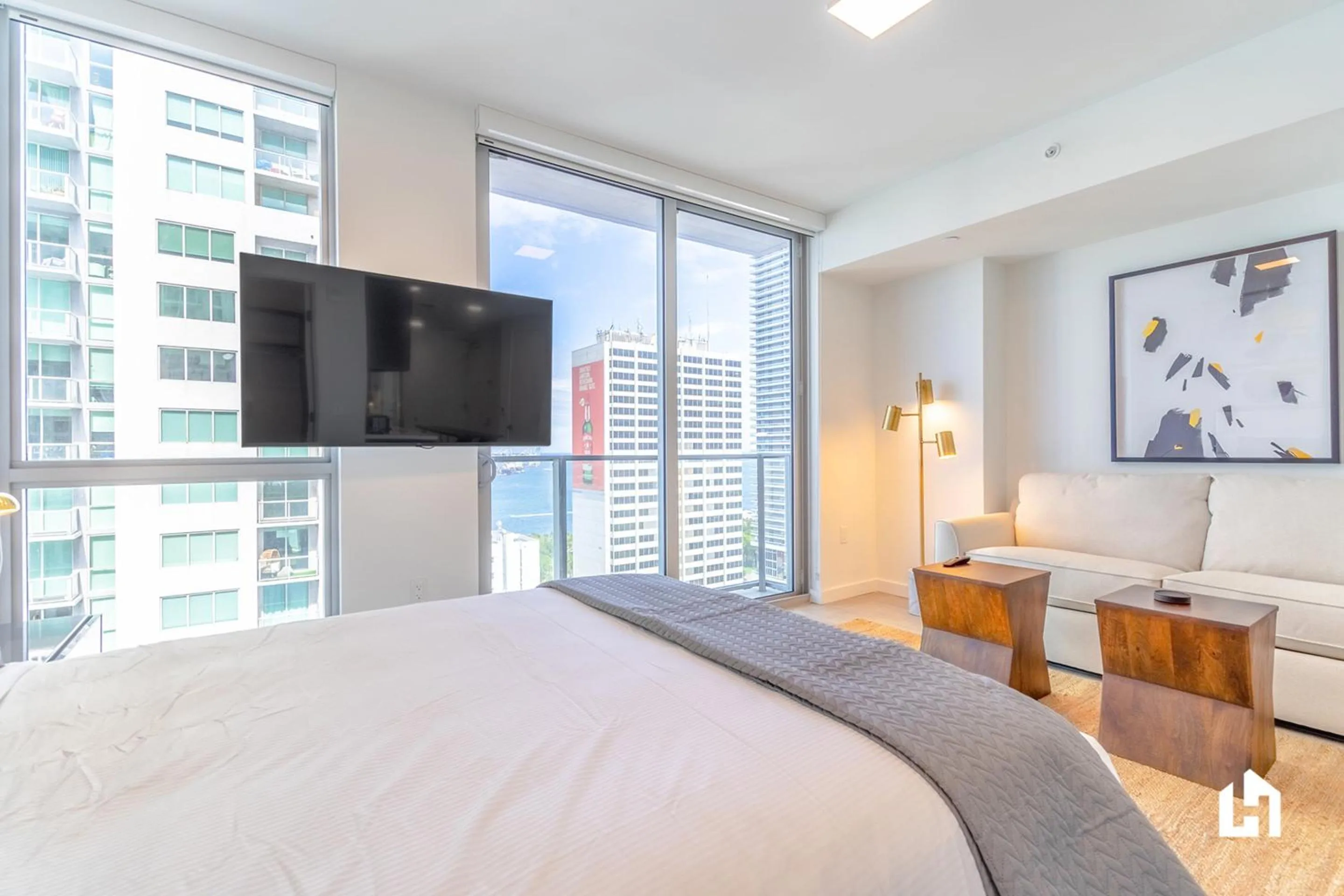 Bed in Downtown Miami Condos by Lua Host