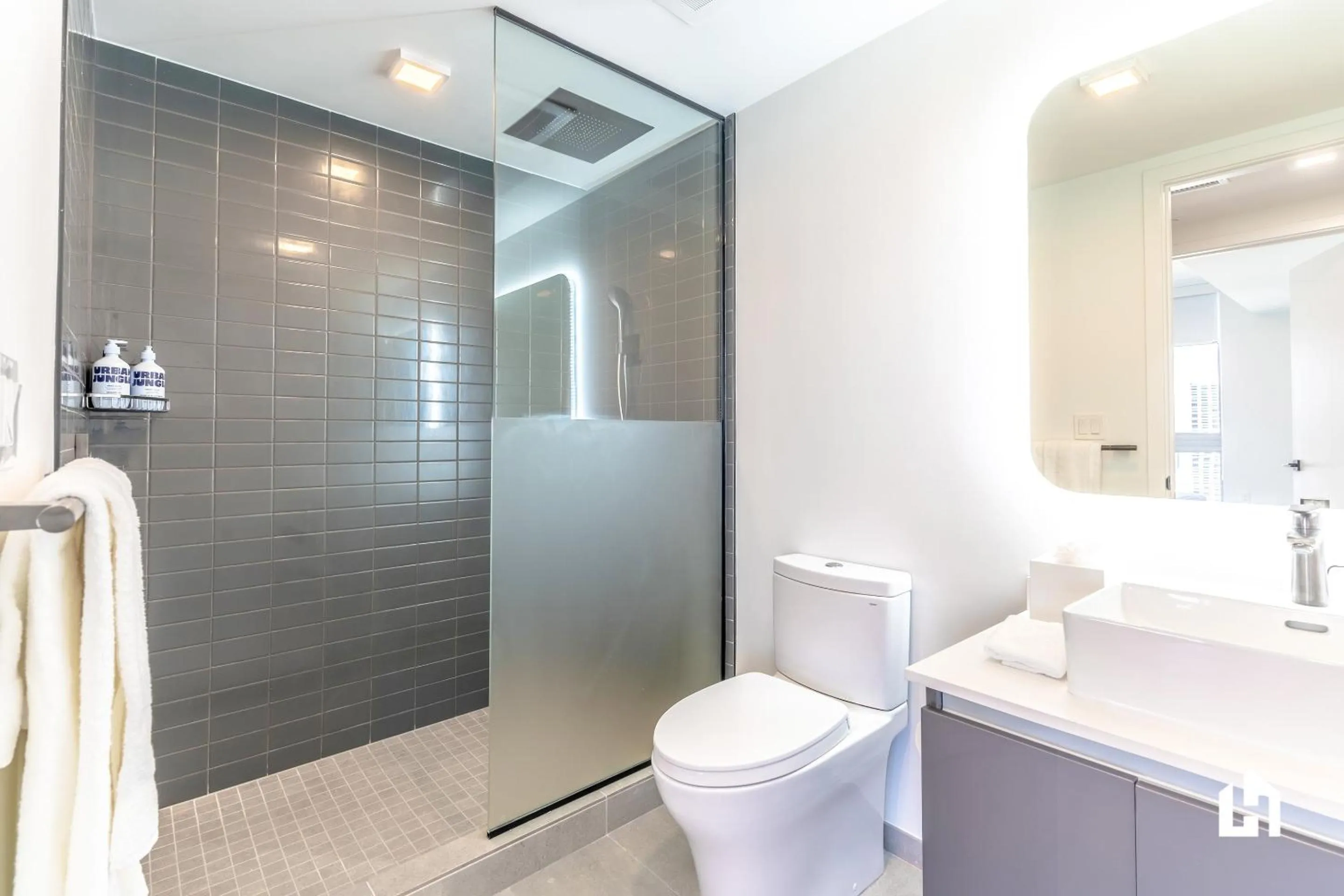 Bathroom in Downtown Miami Condos by Lua Host
