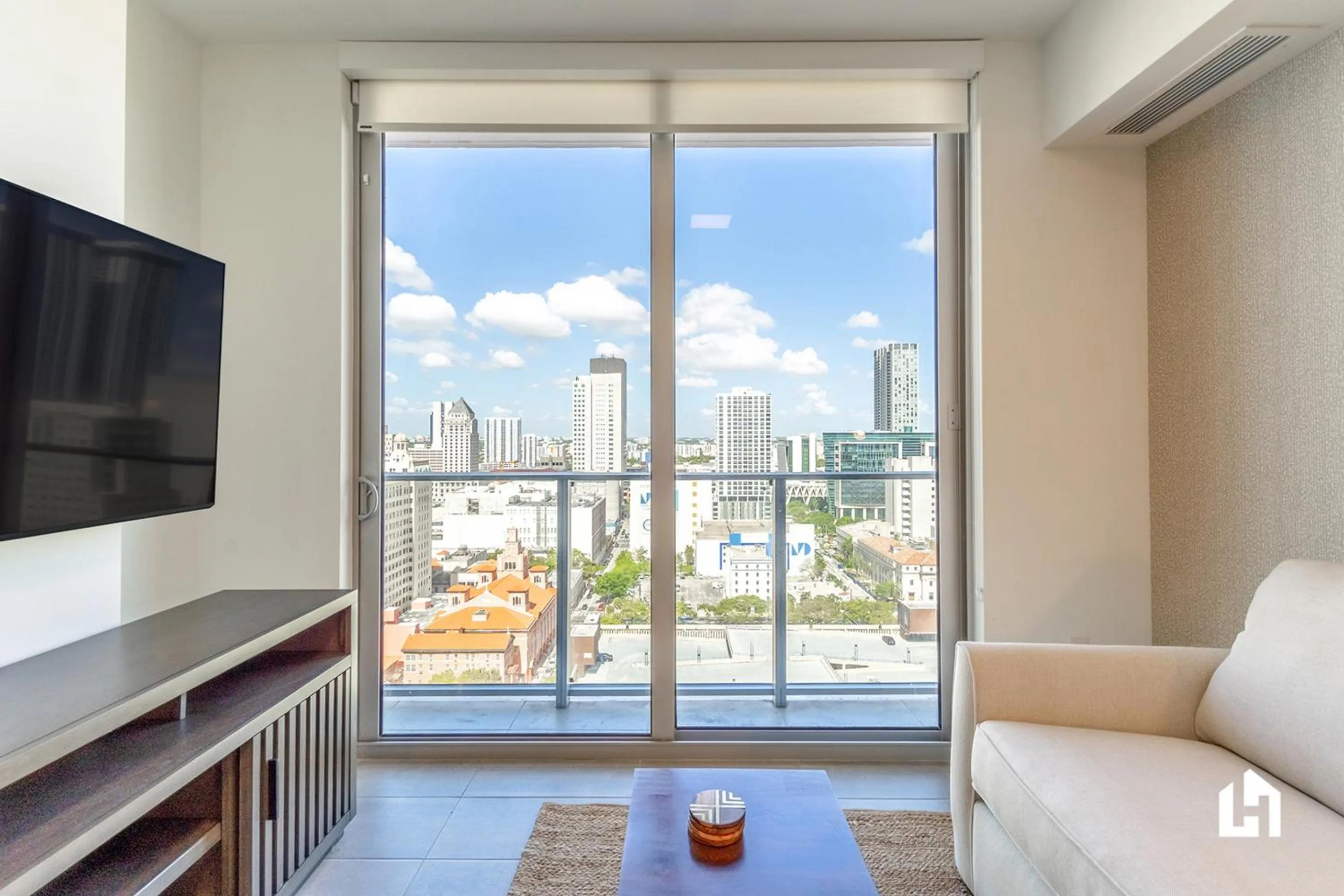 Balcony/Terrace in Downtown Miami Condos by Lua Host