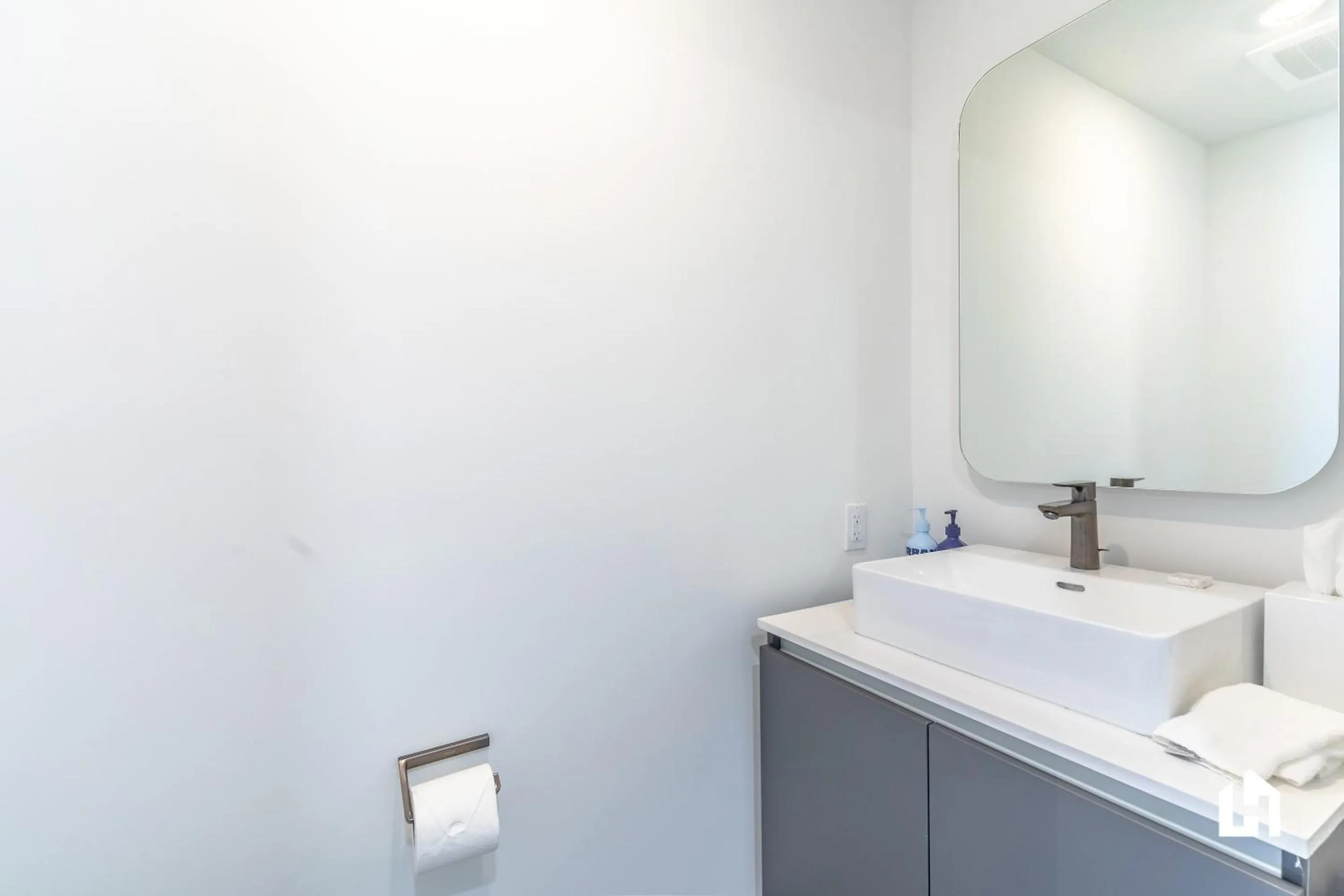 Bathroom in Downtown Miami Condos by Lua Host