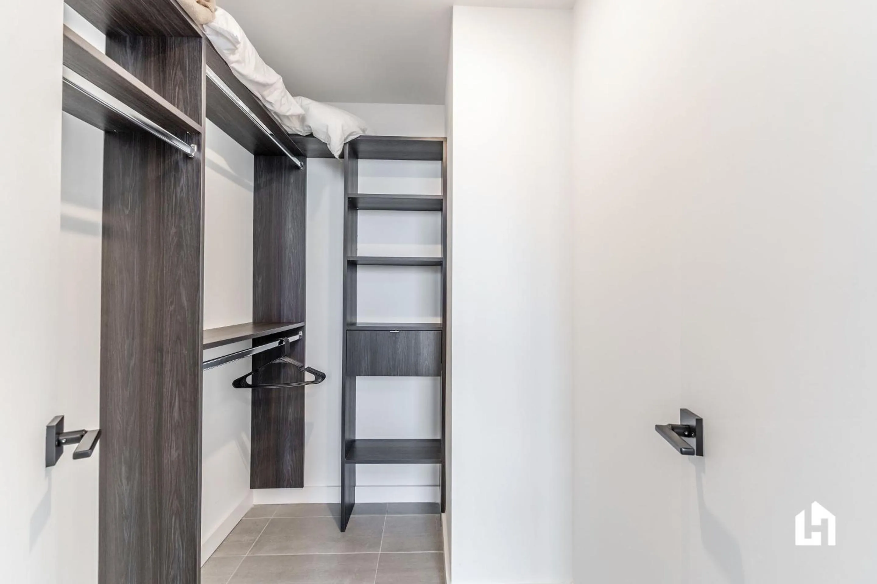 wardrobe in Downtown Miami Condos by Lua Host