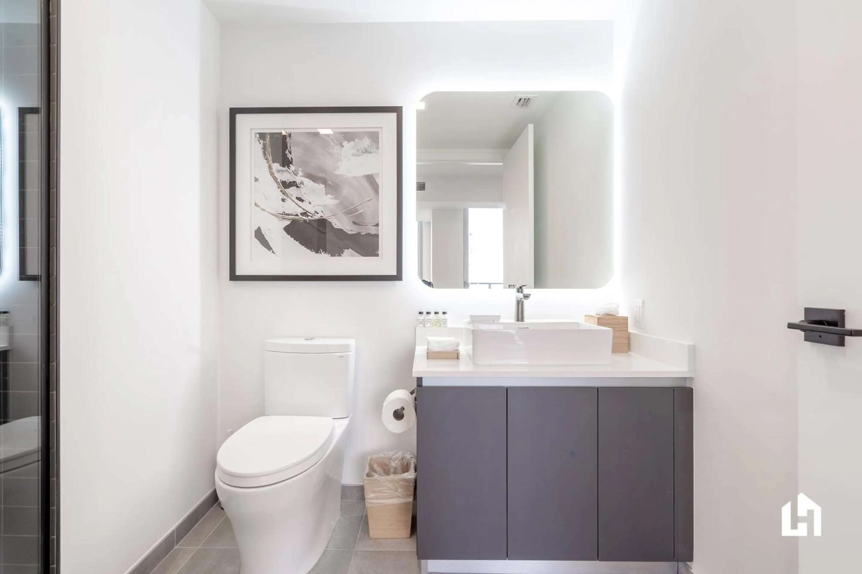 Bathroom in Downtown Miami Condos by Lua Host