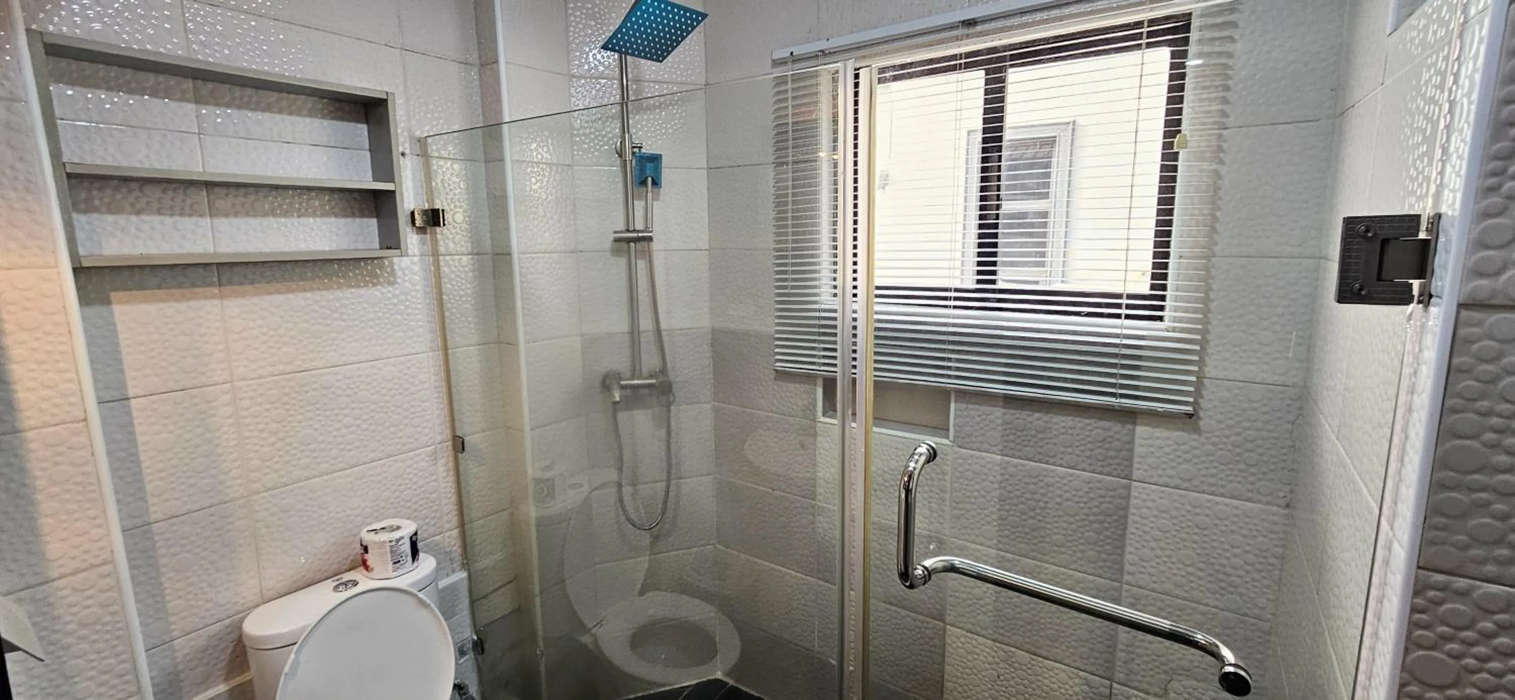Shower in The Leneade - City Centre at Wuse 2