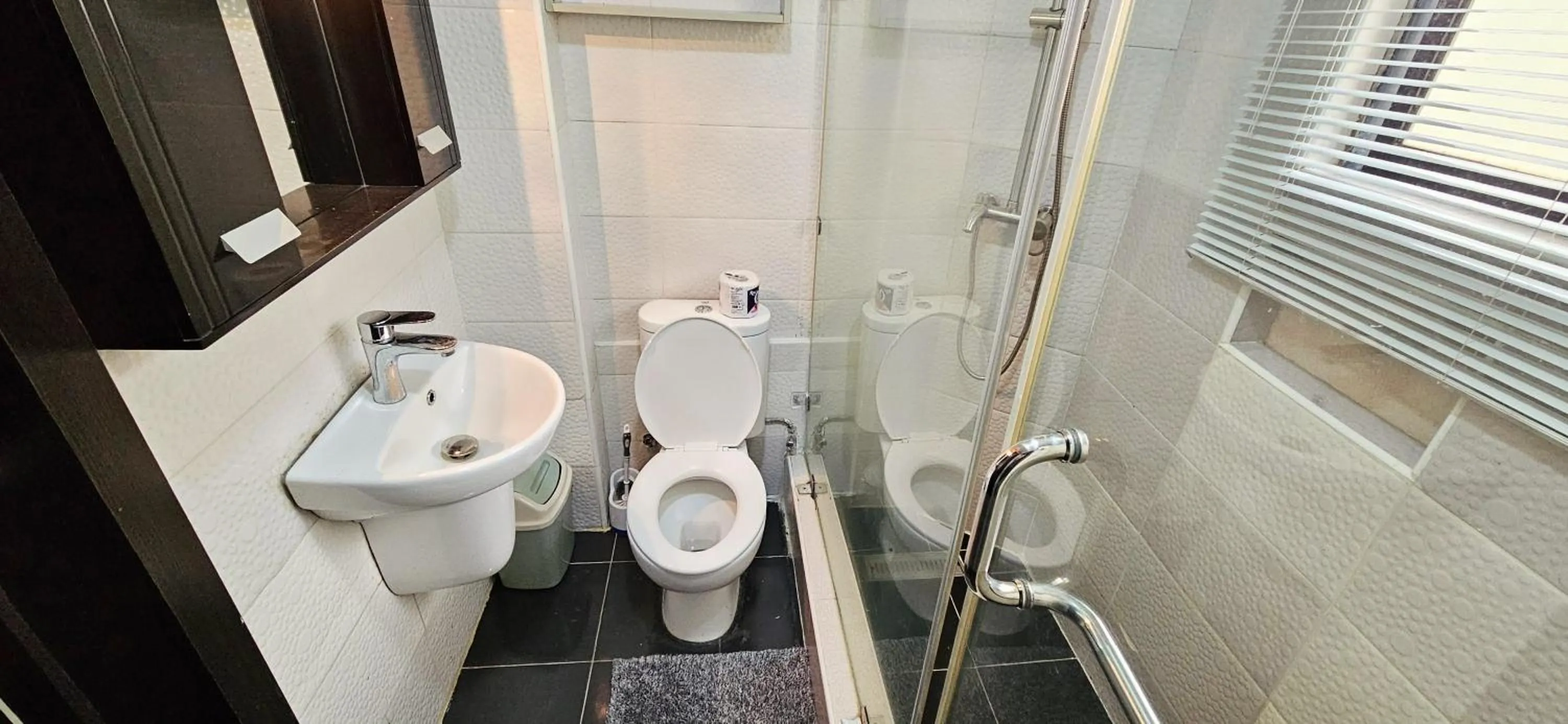 Toilet in The Leneade - City Centre at Wuse 2