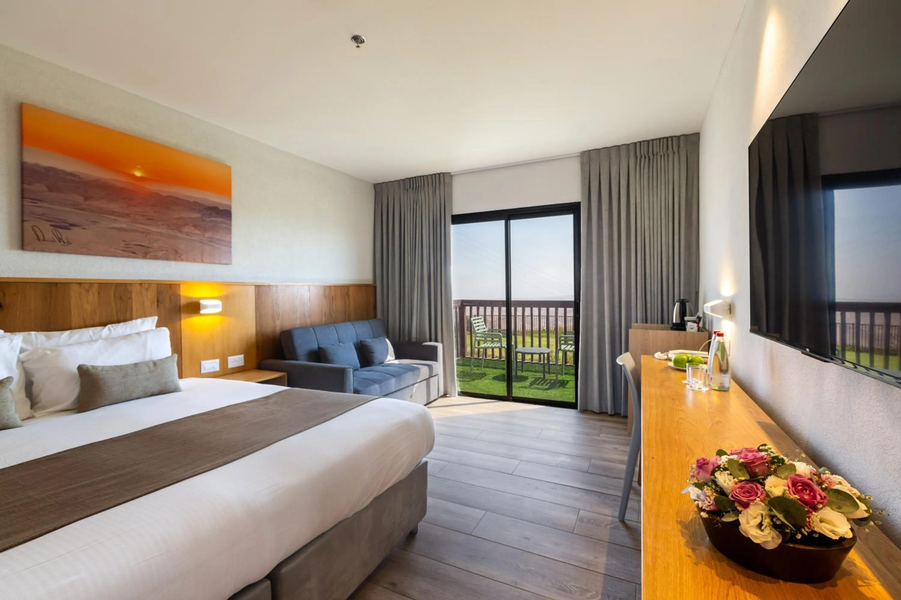 Coffee/tea facilities, Bed in Roxon Desert Arad