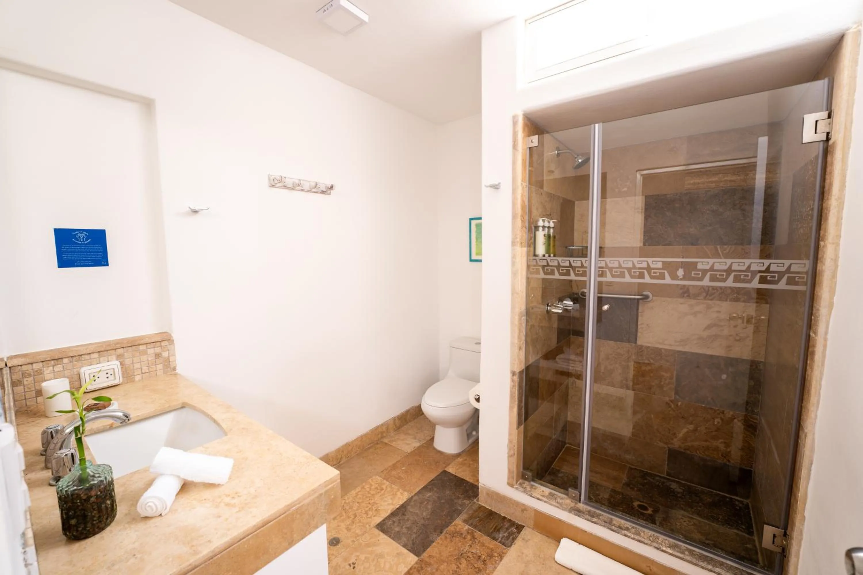 Shower in Atoq Paracas Reserva