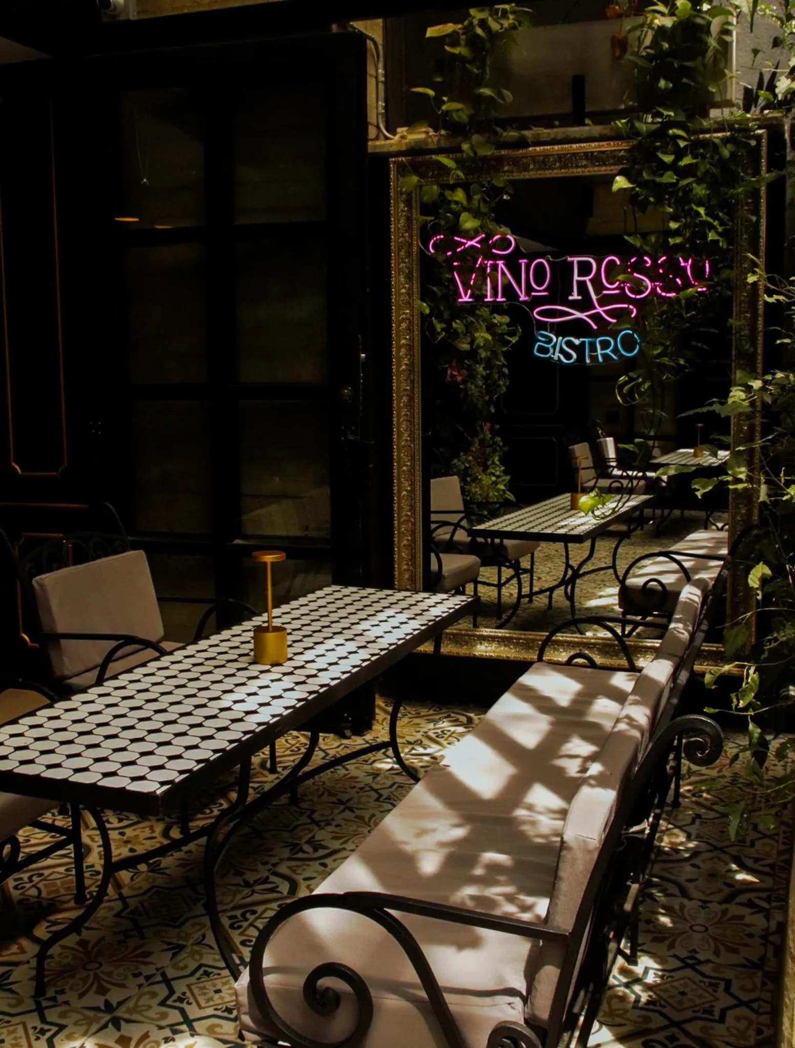 Restaurant/places to eat in Hotel Helene